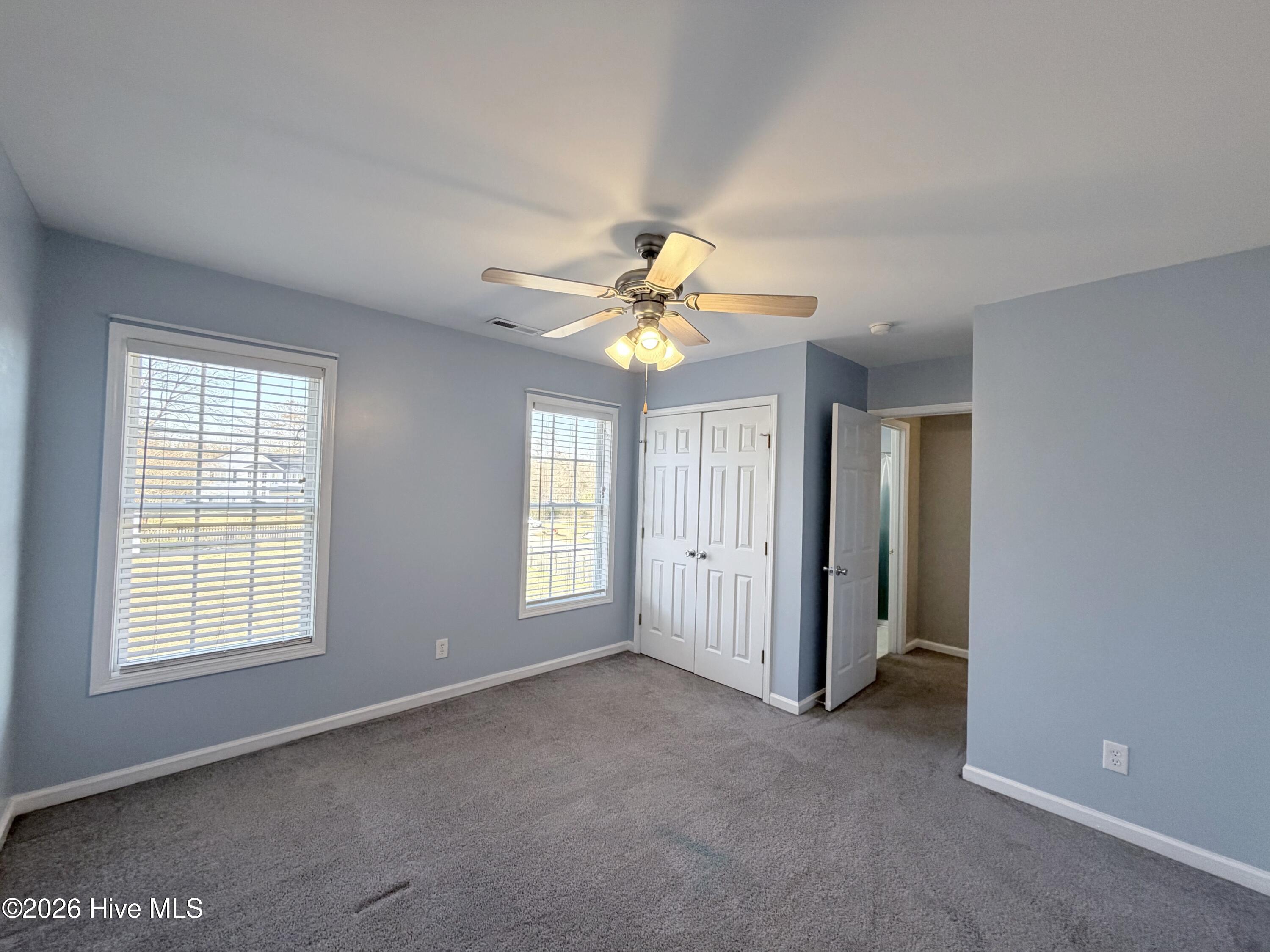 100547389 | Photo 33