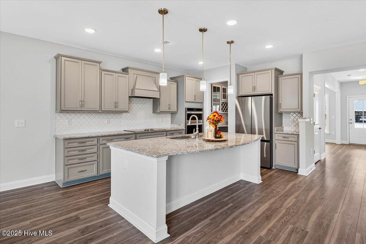 100532421 | Photo 12