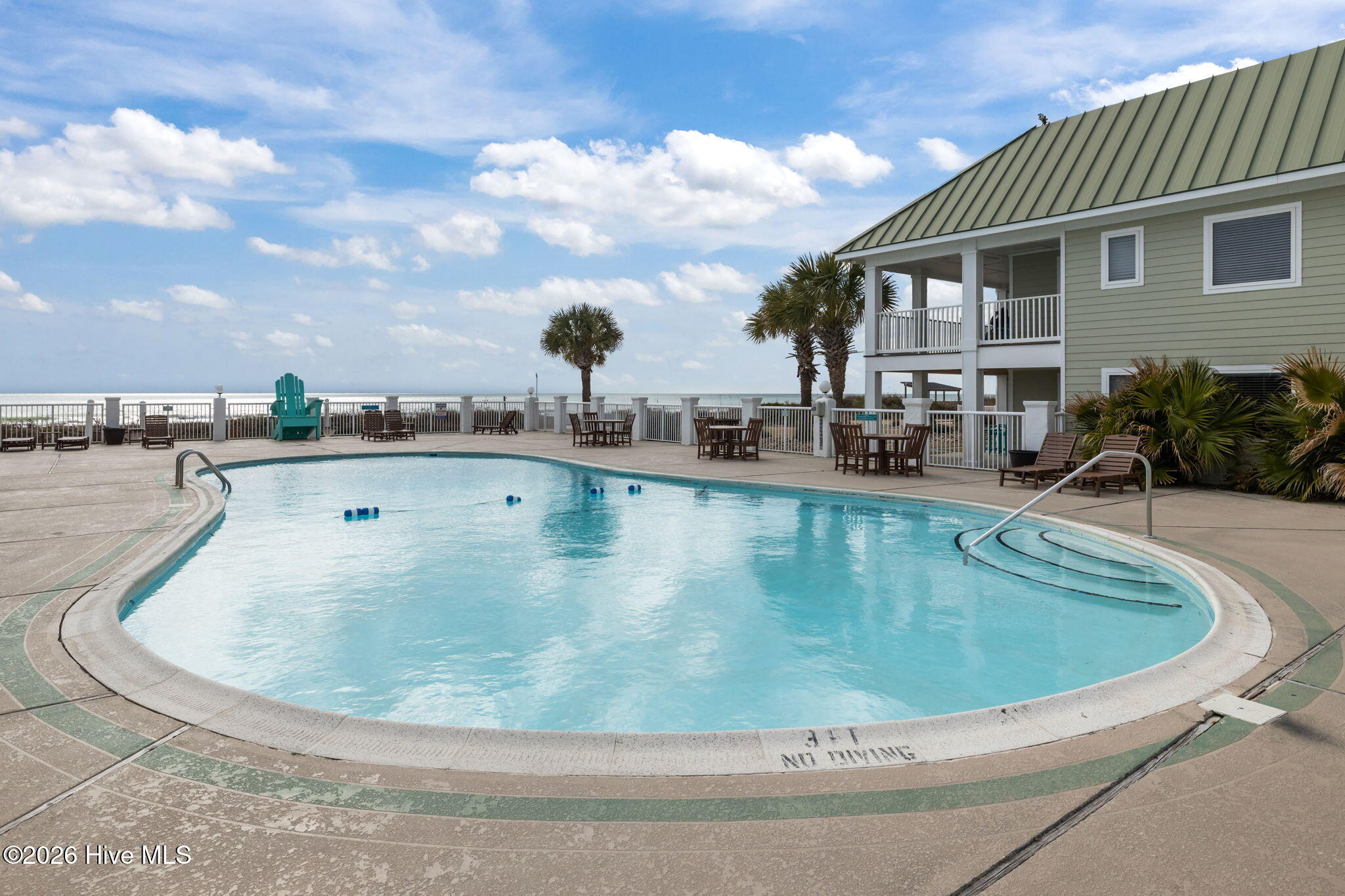 100549810 | Photo 12