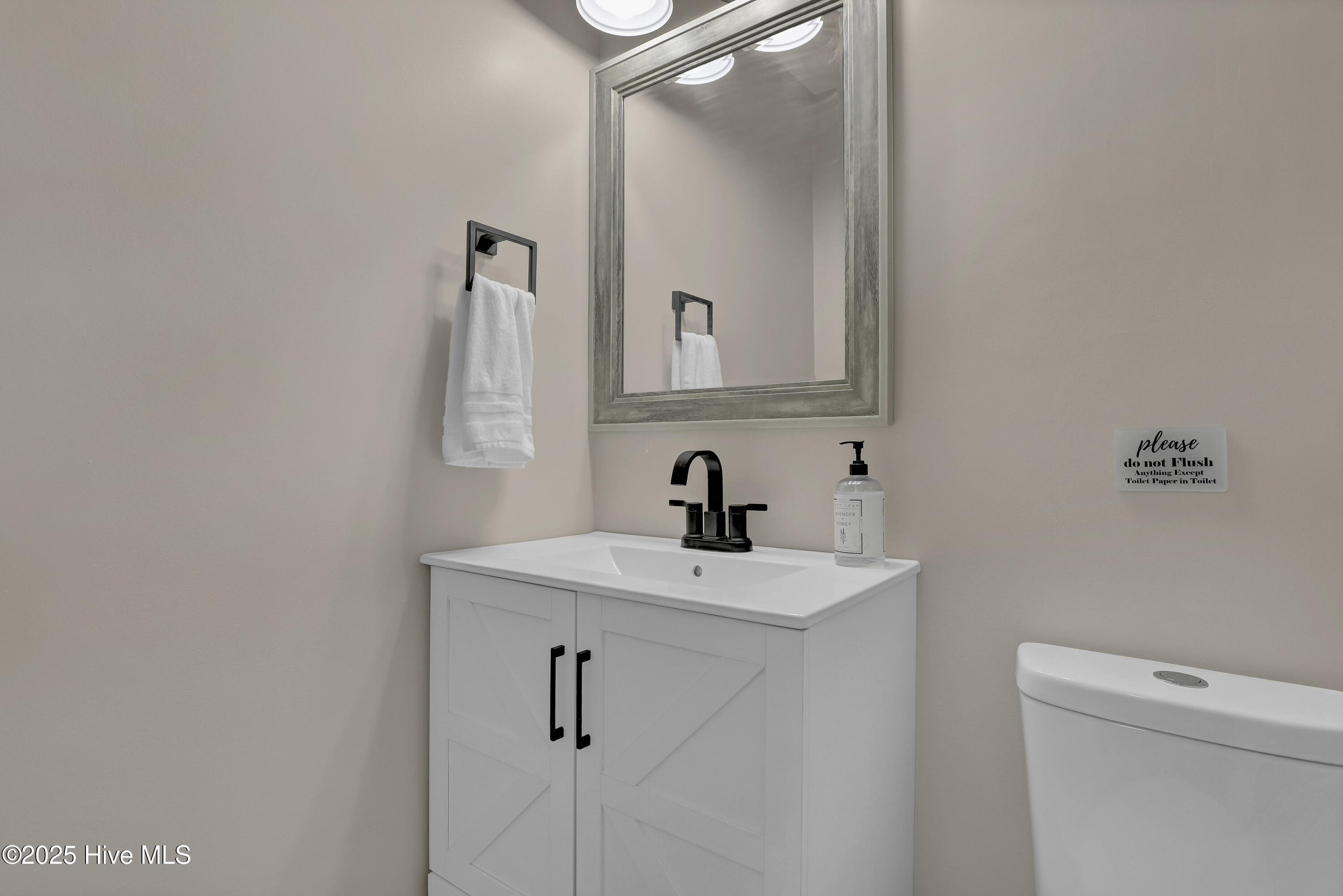 100566321 | Photo 13