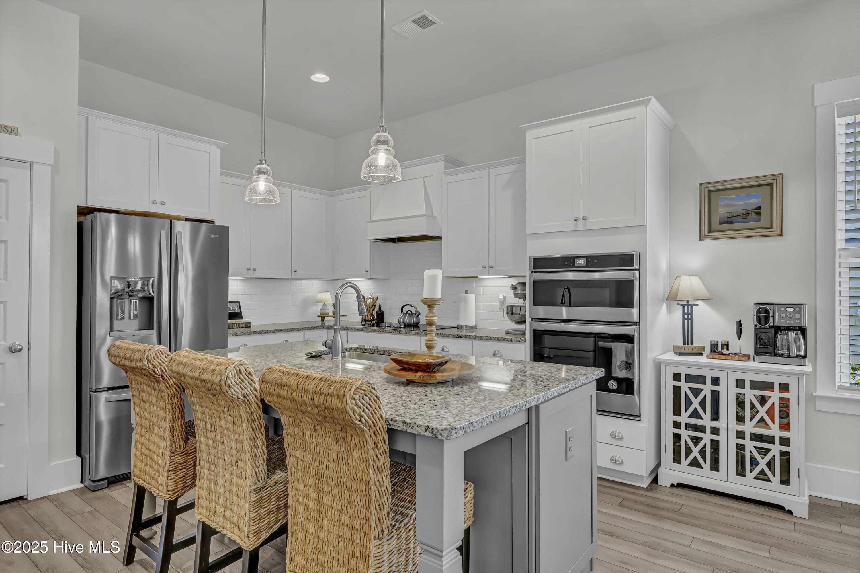 100517426 | Photo 21