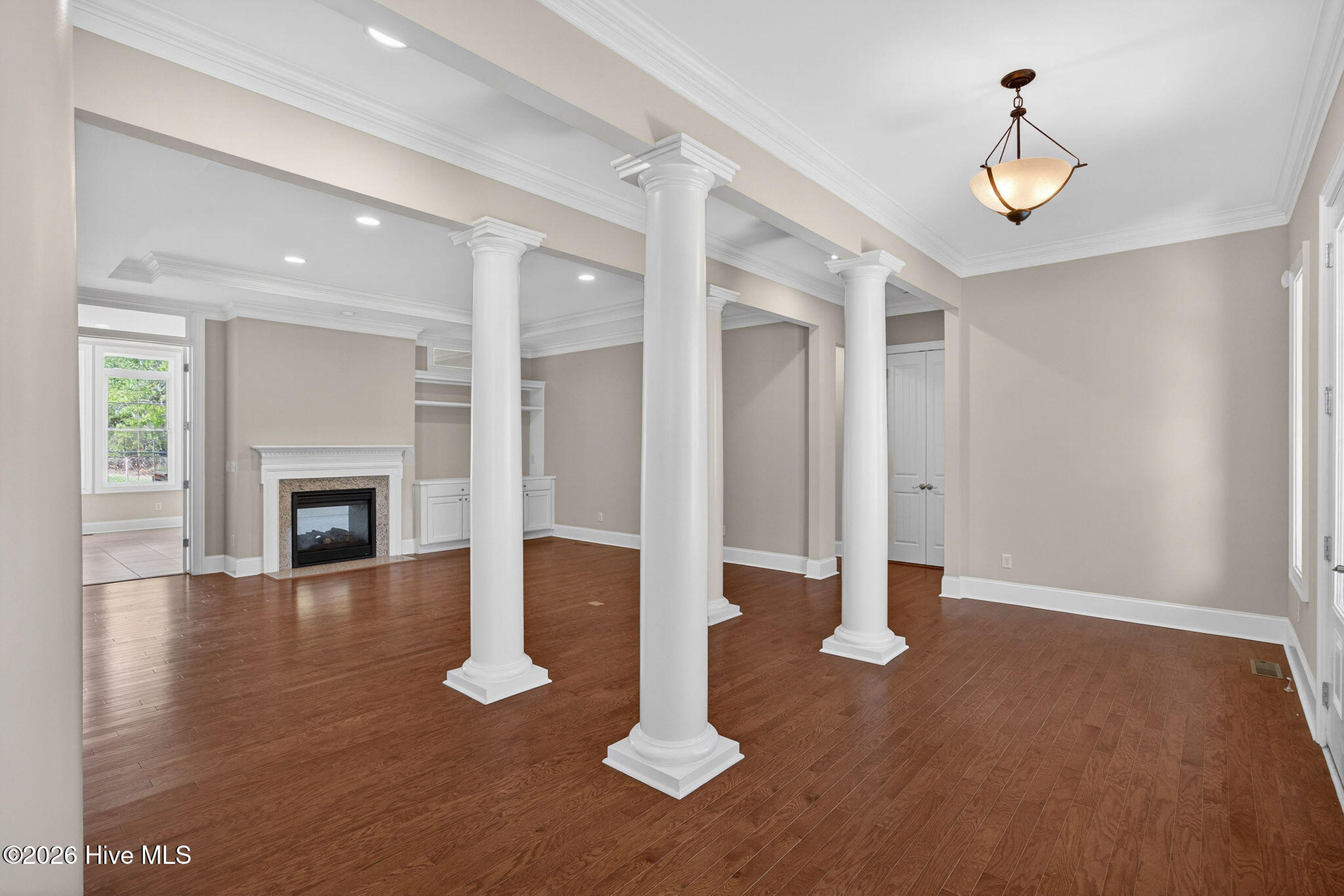 100566414 | Photo 20