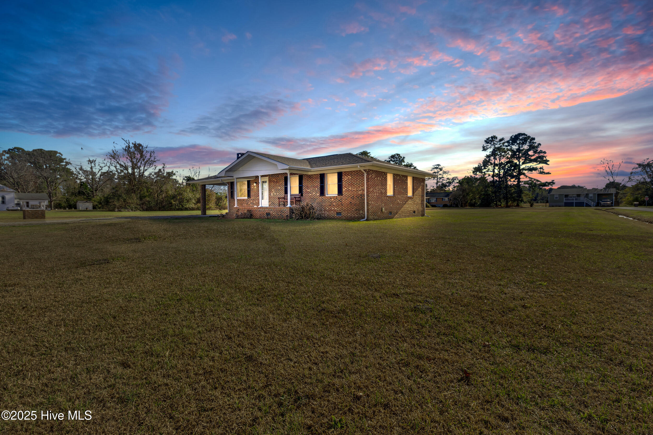 16 Elm Street,Vandemere