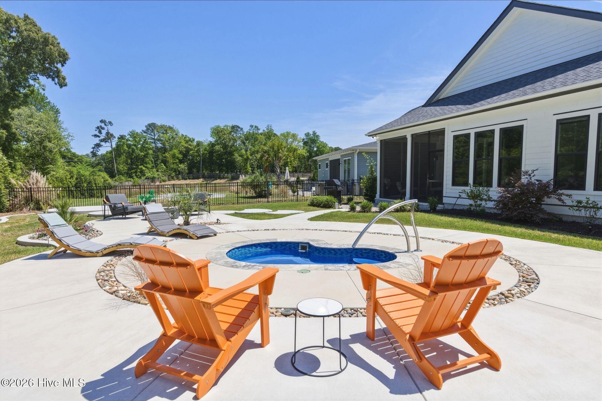 100569019 | Photo 10