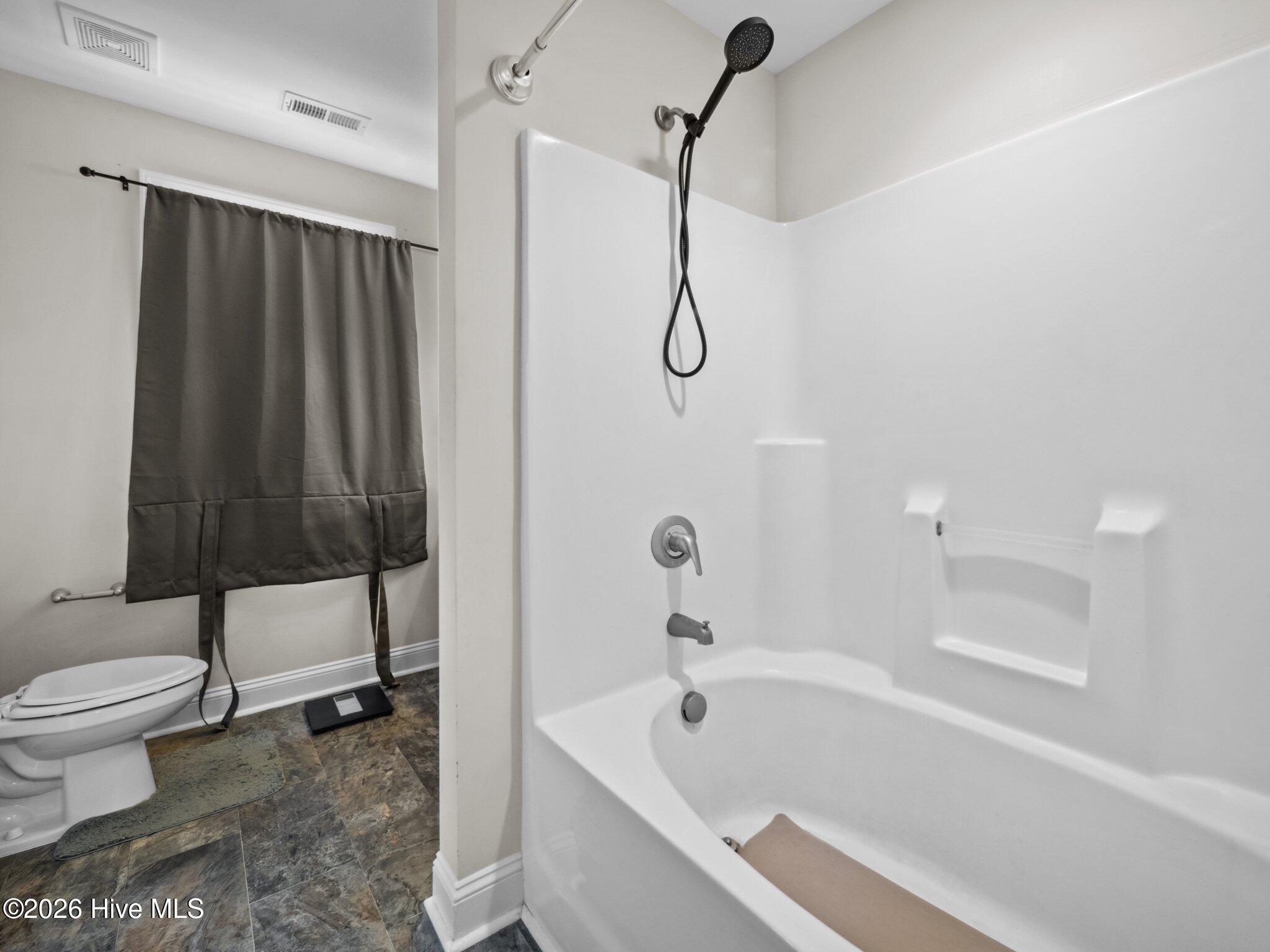 100566345 | Photo 16