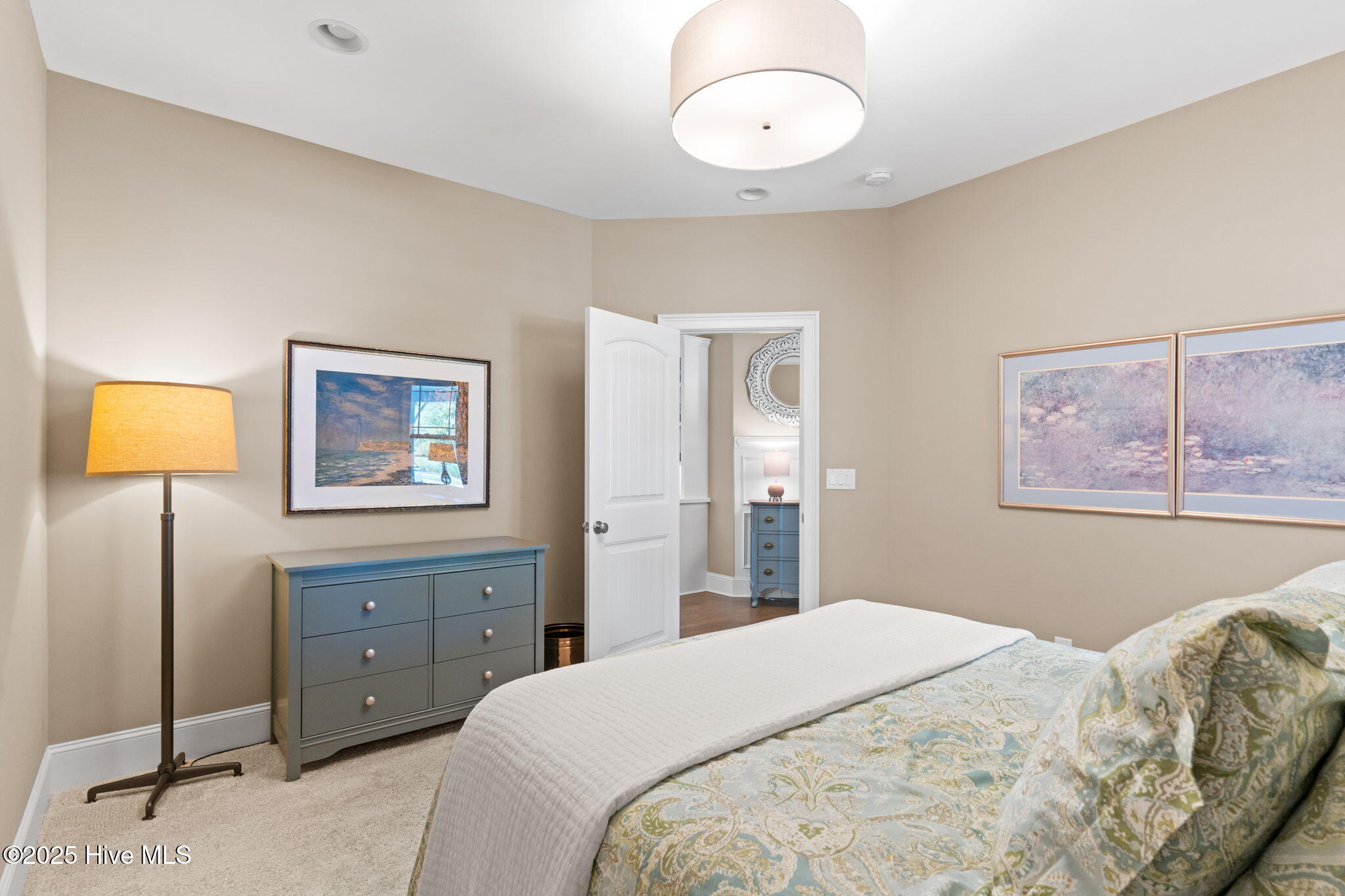 100529487 | Photo 28