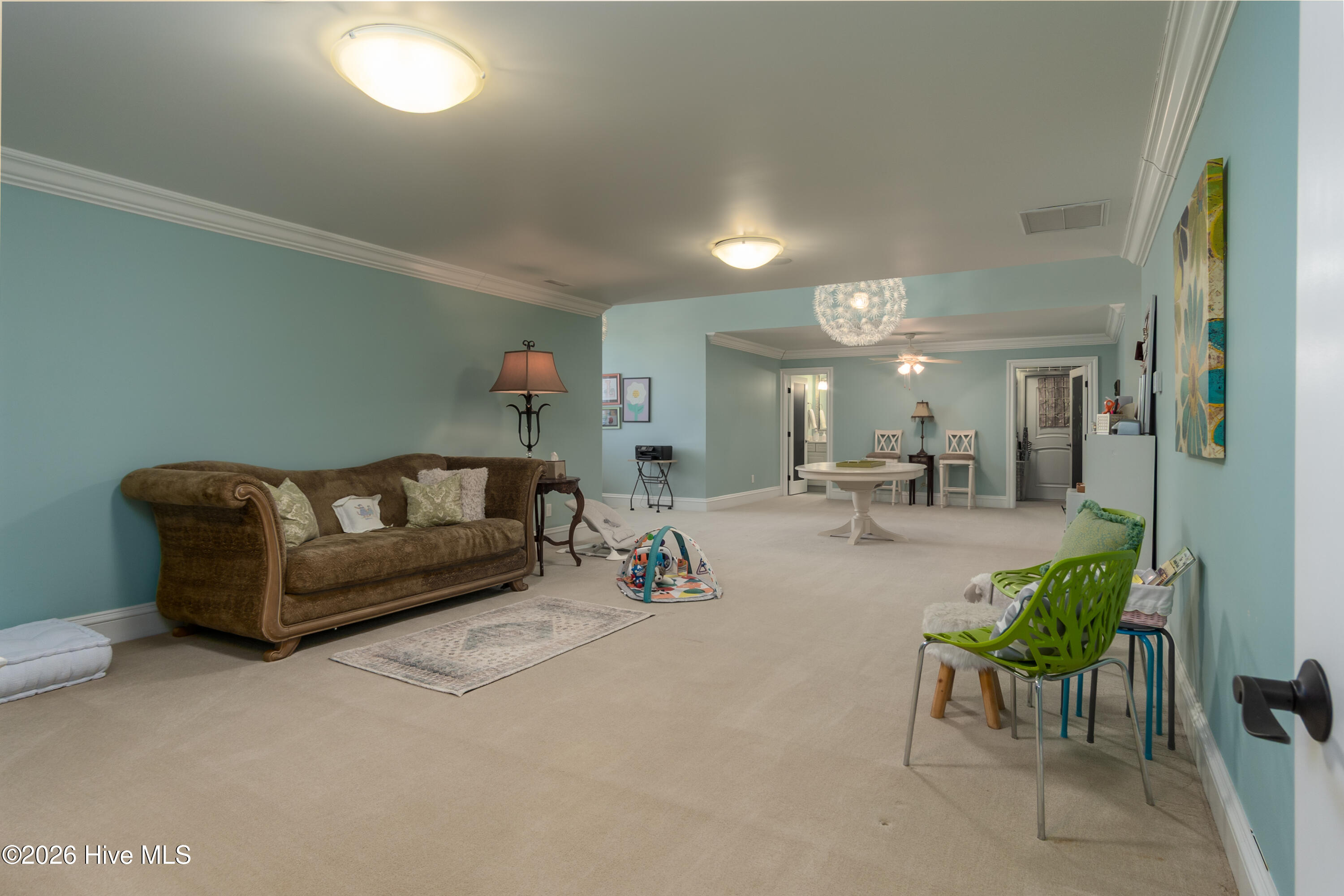 100550947 | Photo 72