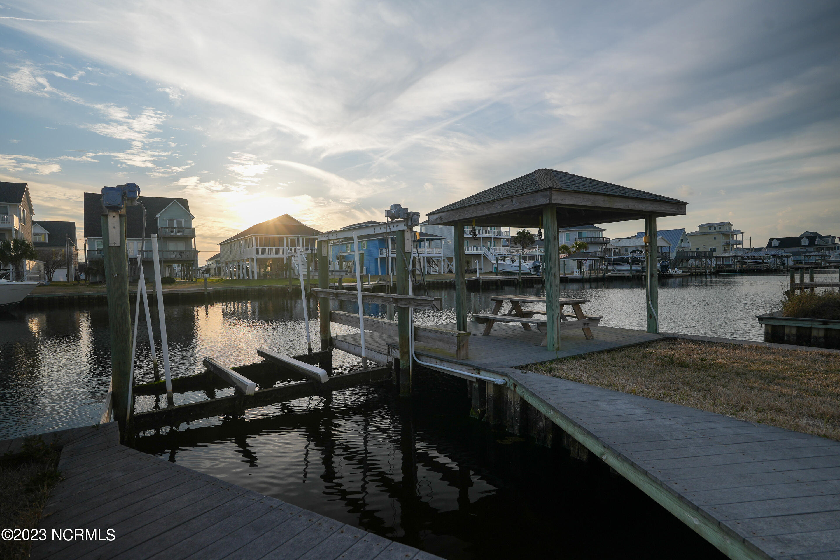 100525018 | Photo 31