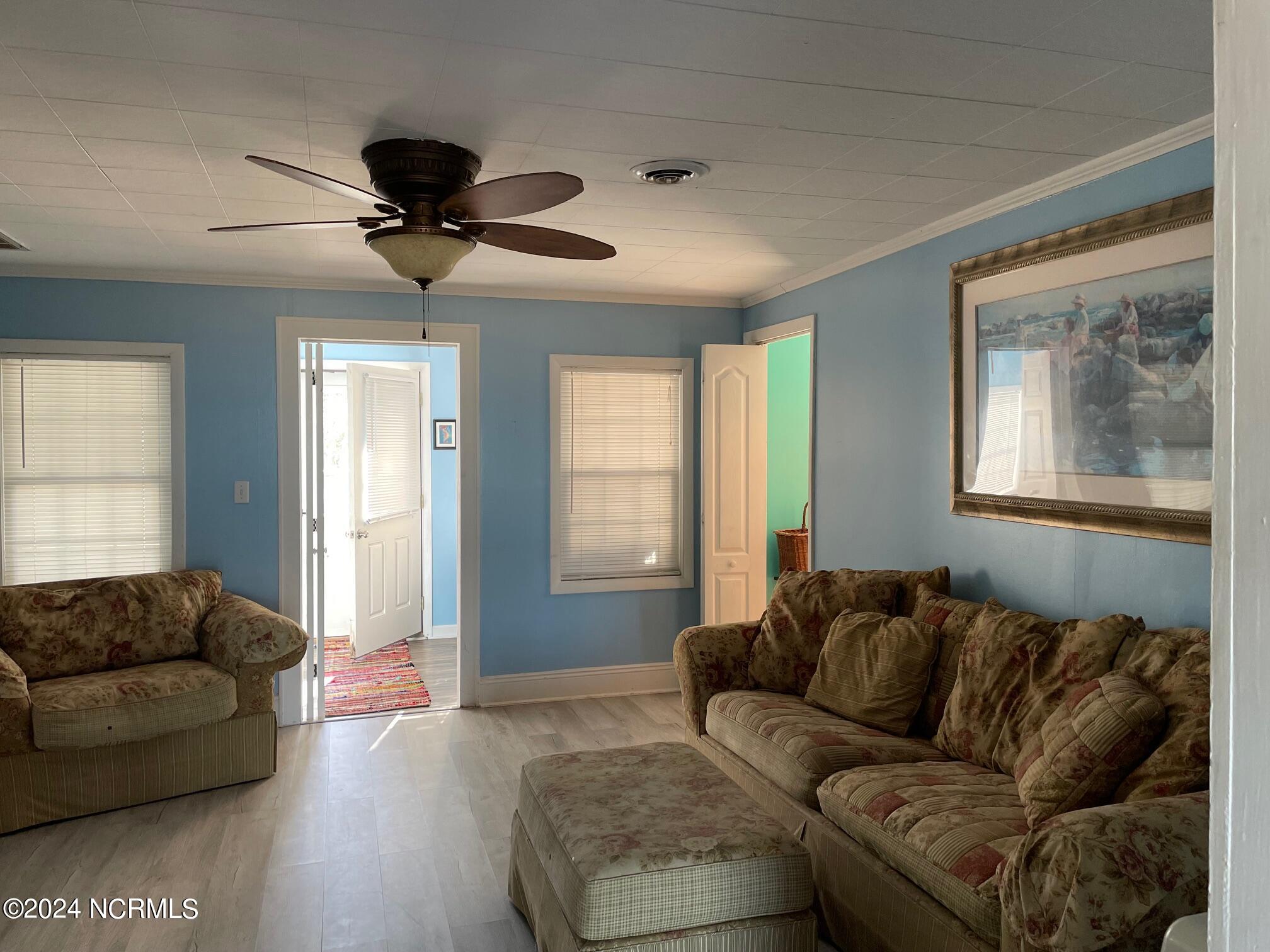 2524 Cedar Island Road,Cedar Island