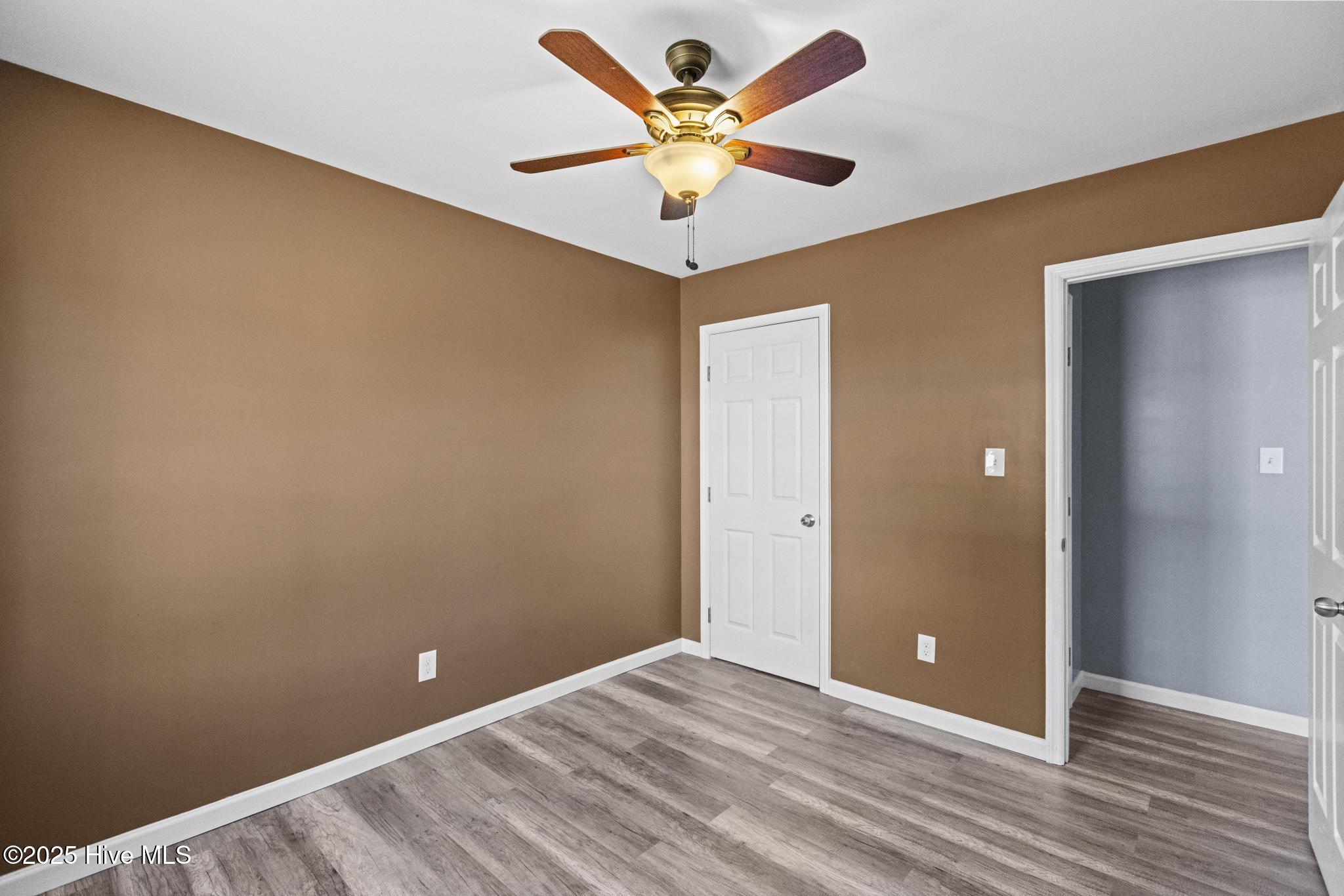 100547038 | Photo 17