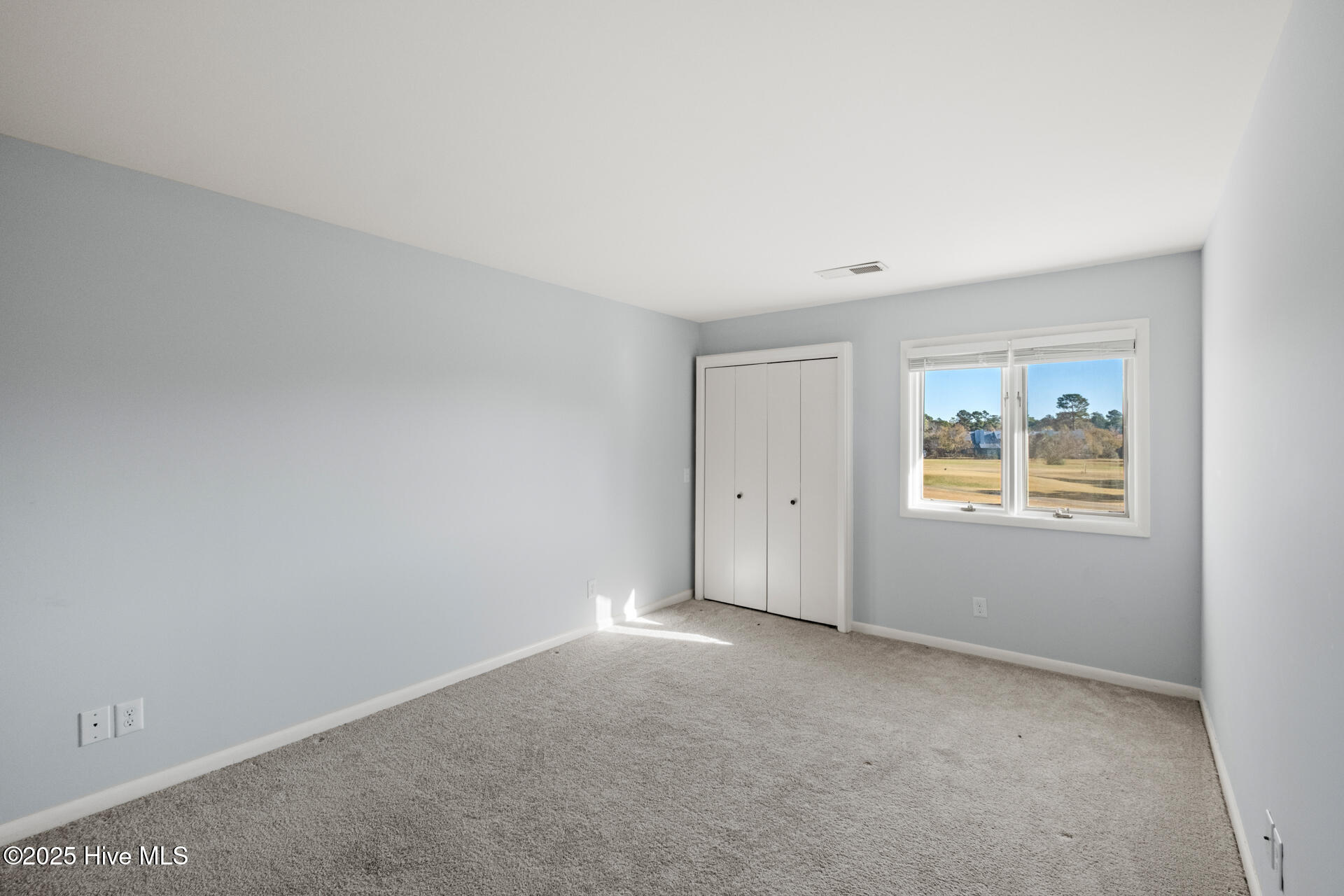 100526390 | Photo 43