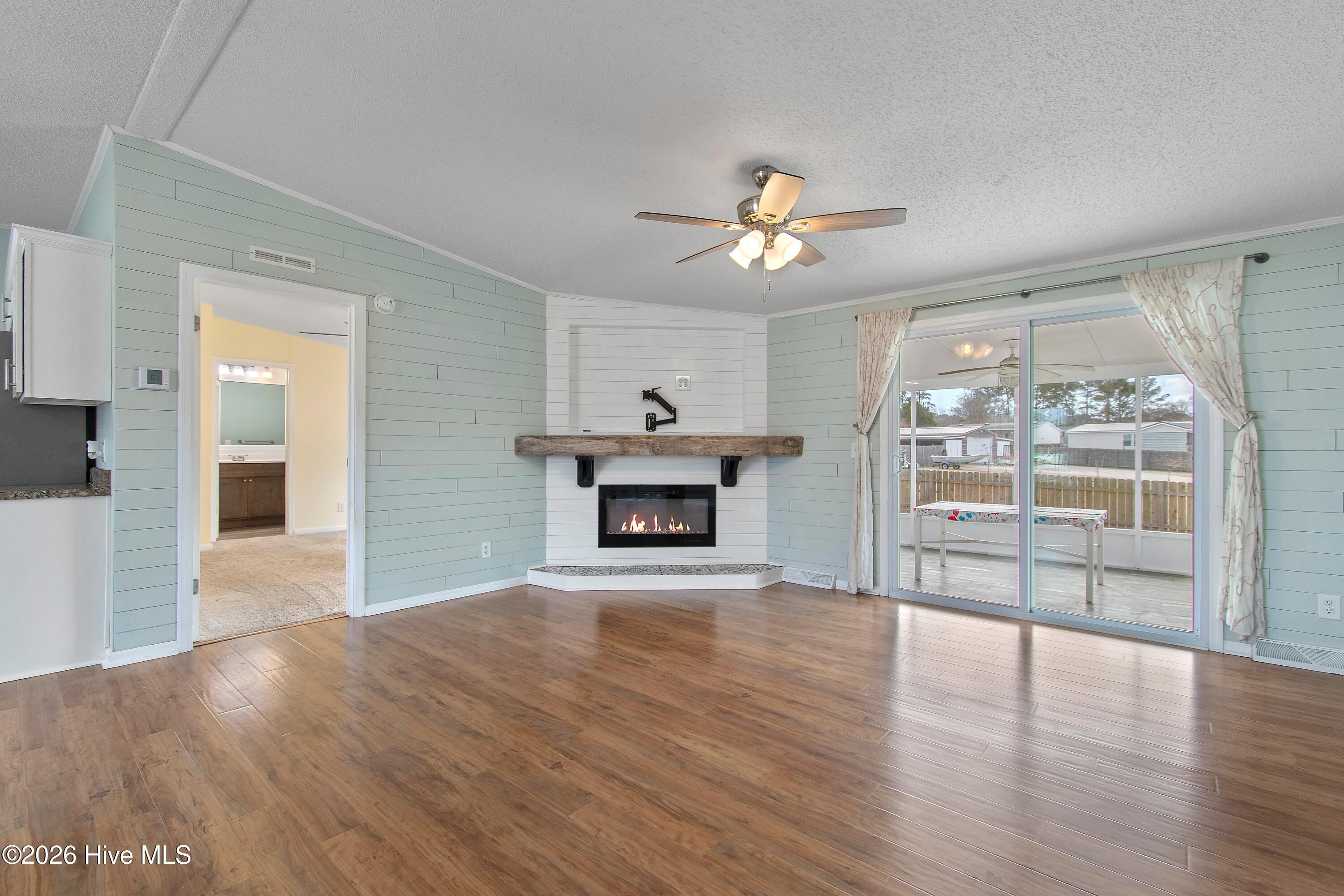 100553657 | Photo 13