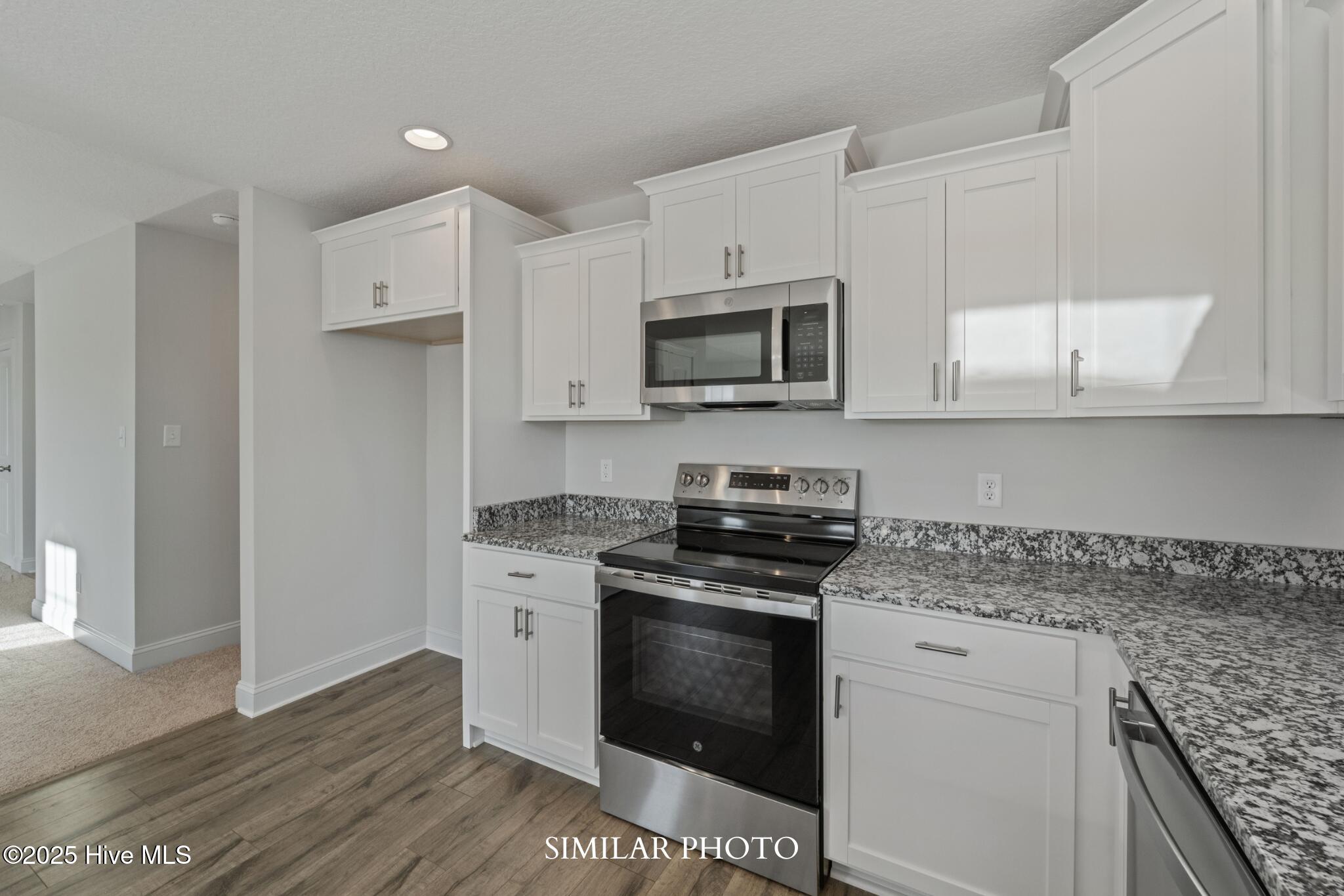 100523482 | Photo 24