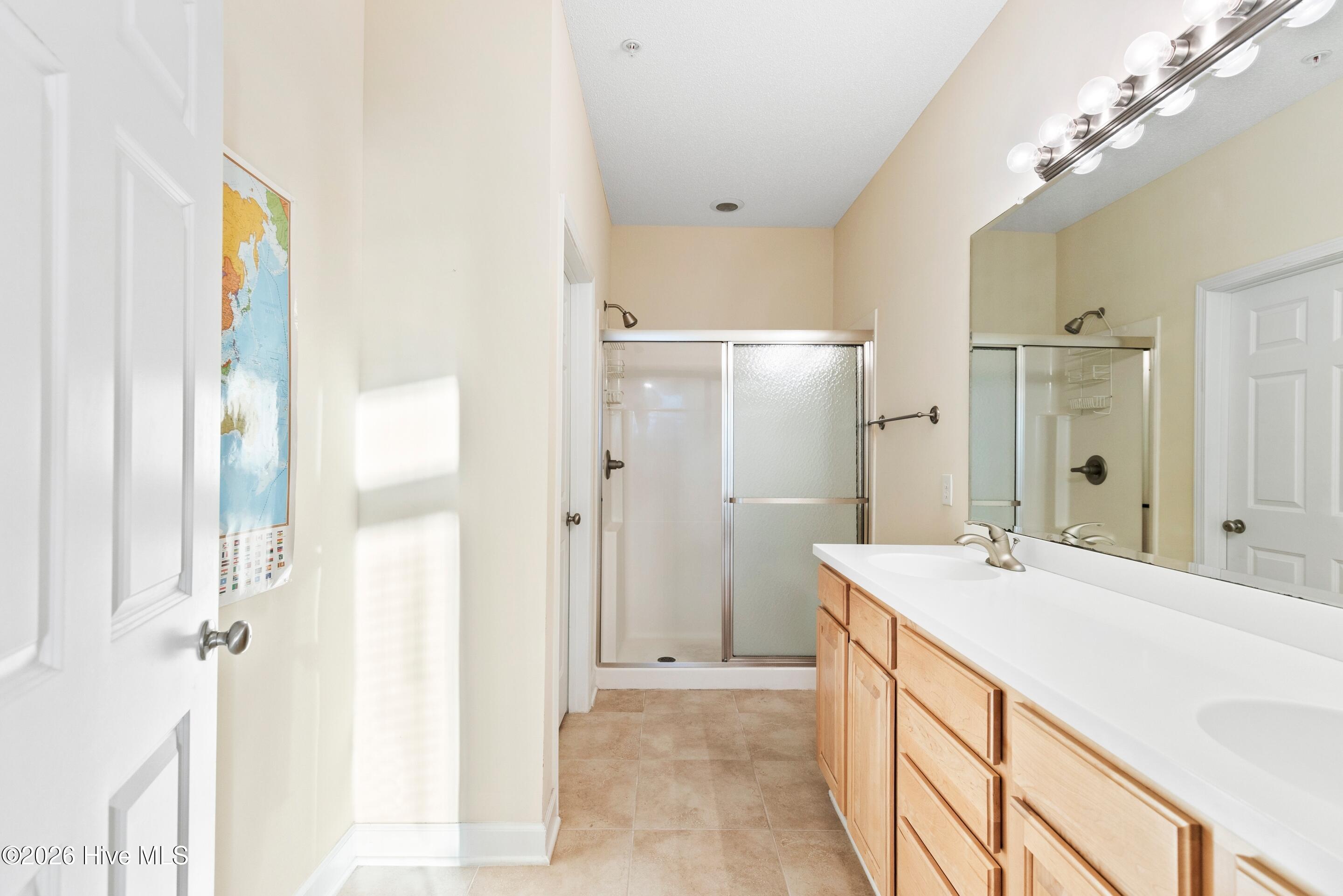 100548206 | Photo 37