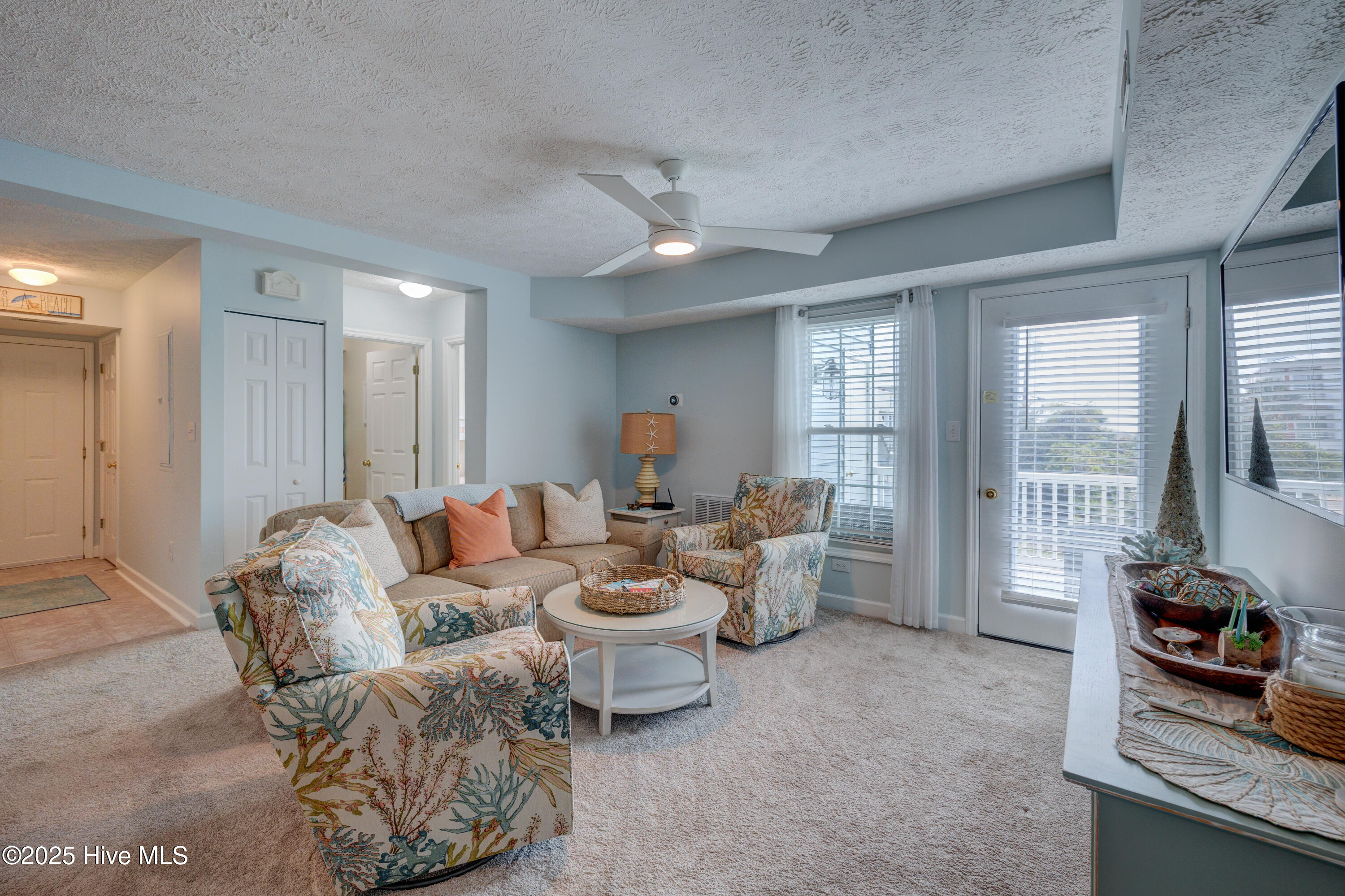 100498855 | Photo 15