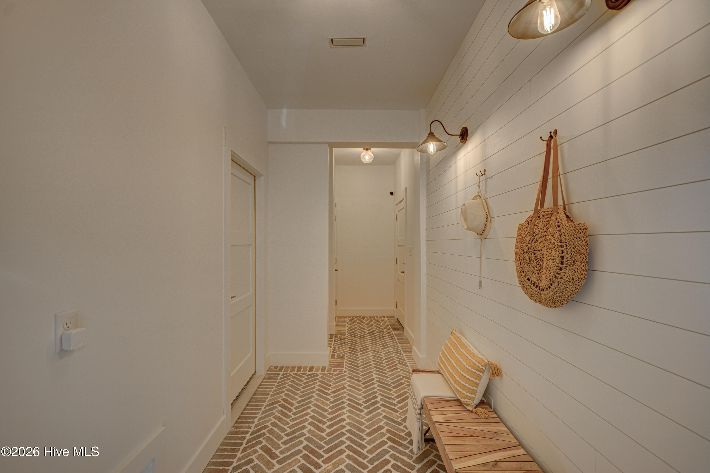 100556459 | Photo 38