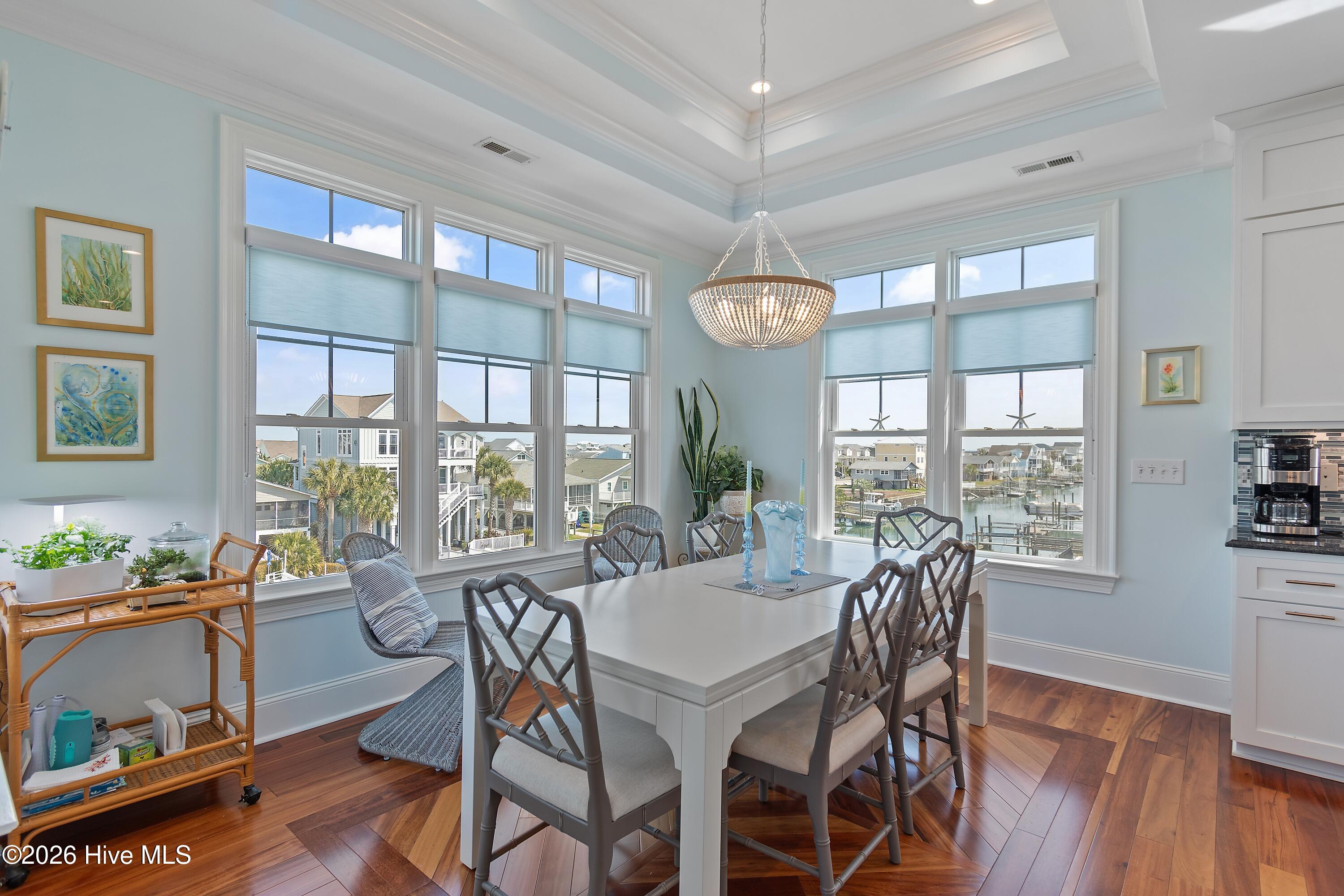 100562772 | Photo 35