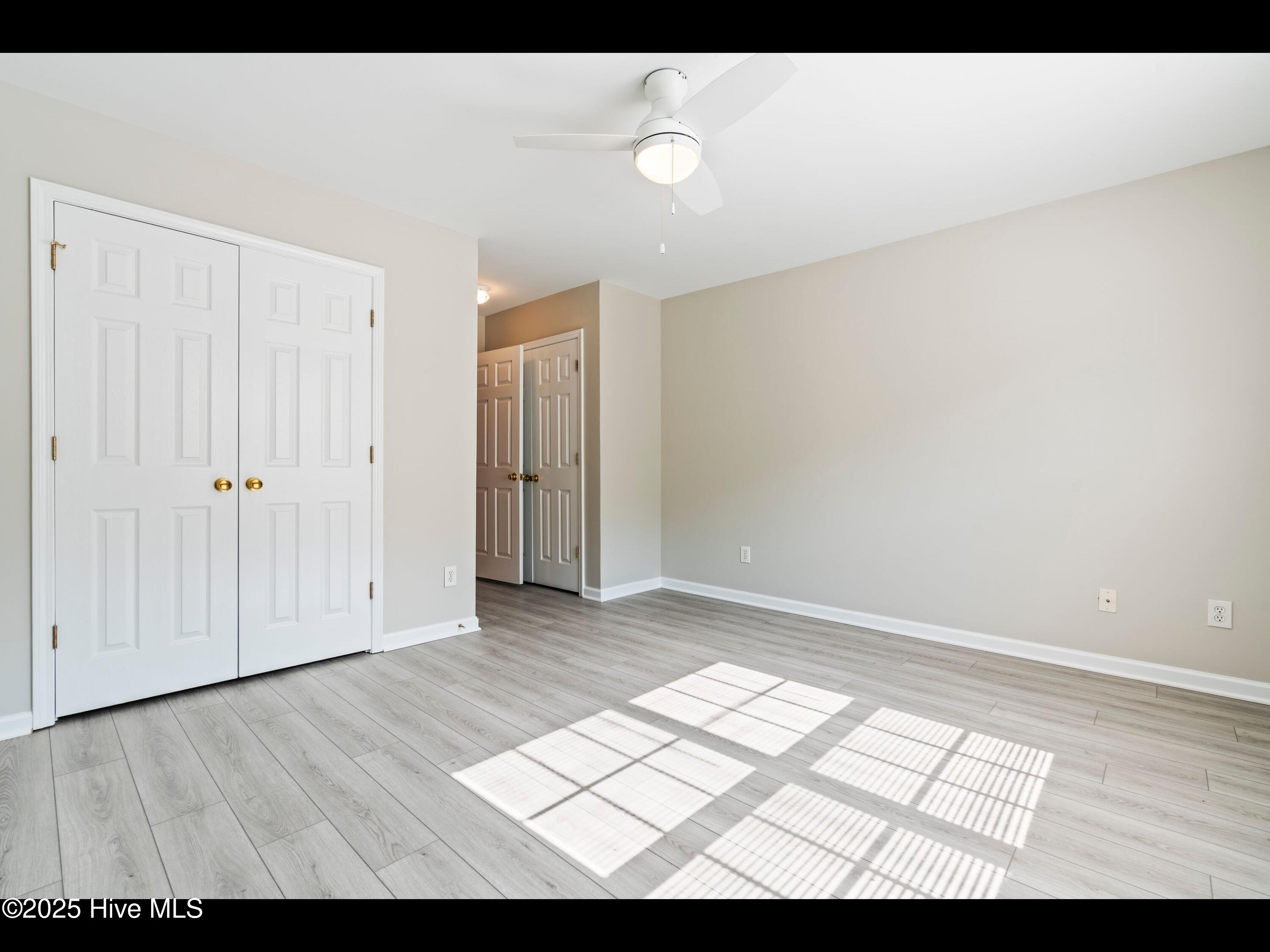 100510875 | Photo 14