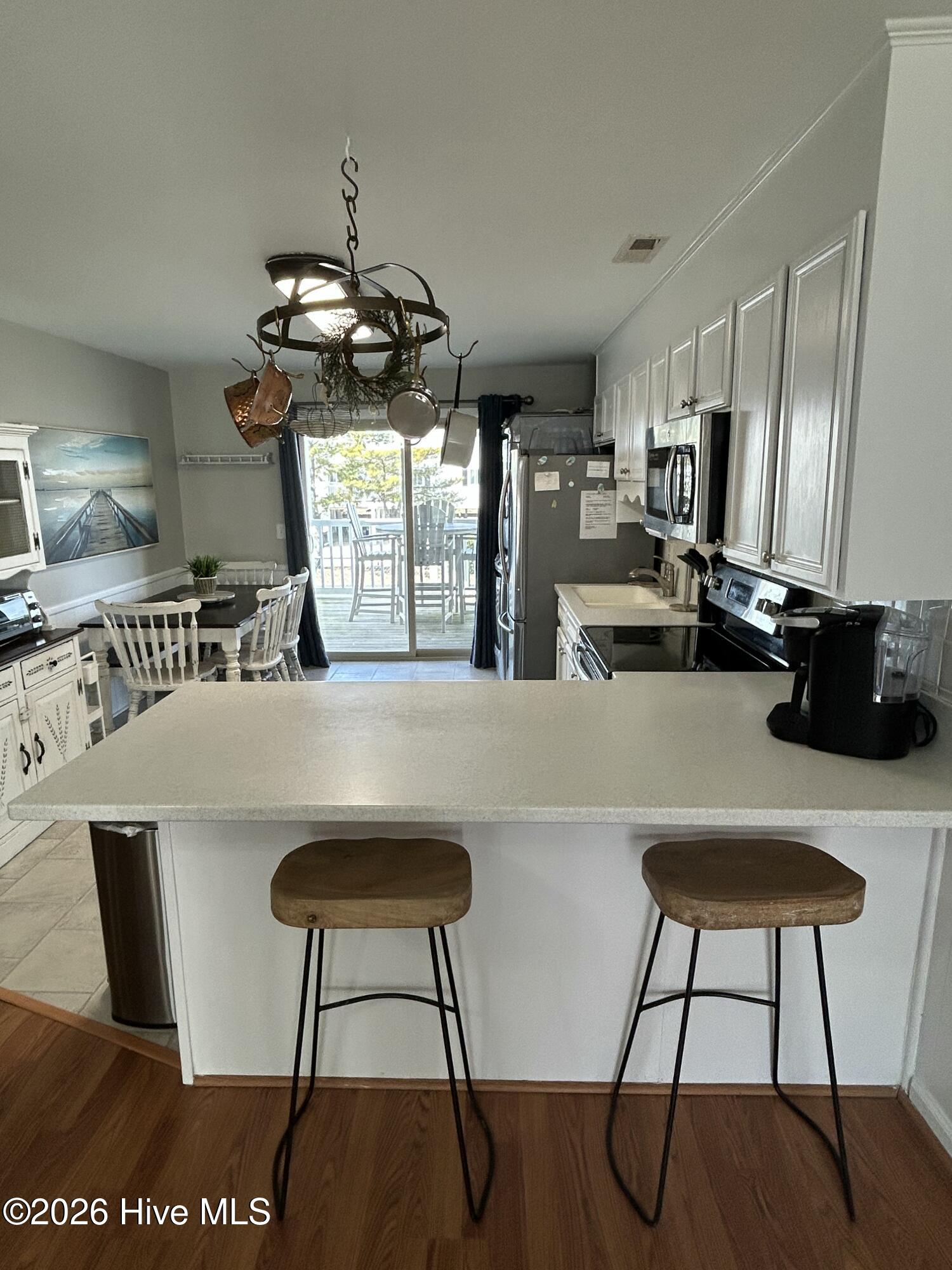 100560284 | Photo 14