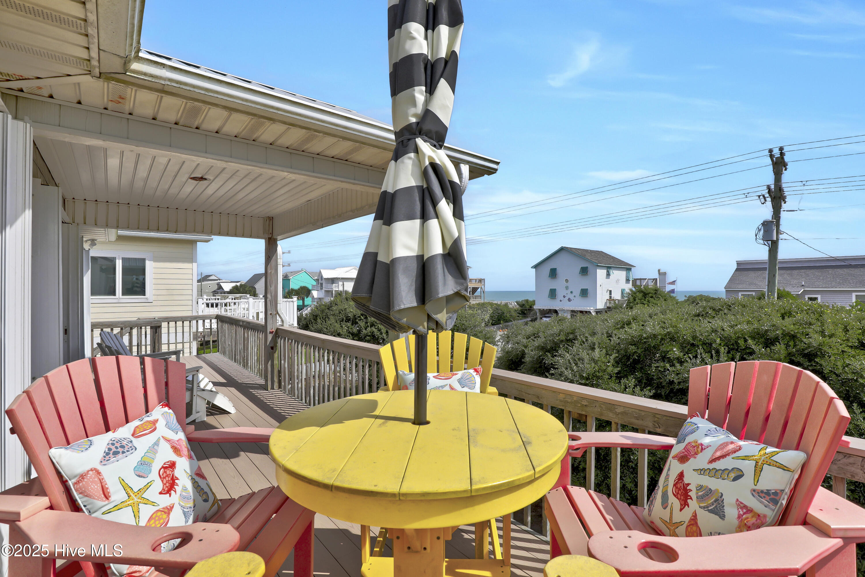 100535648 | Photo 15