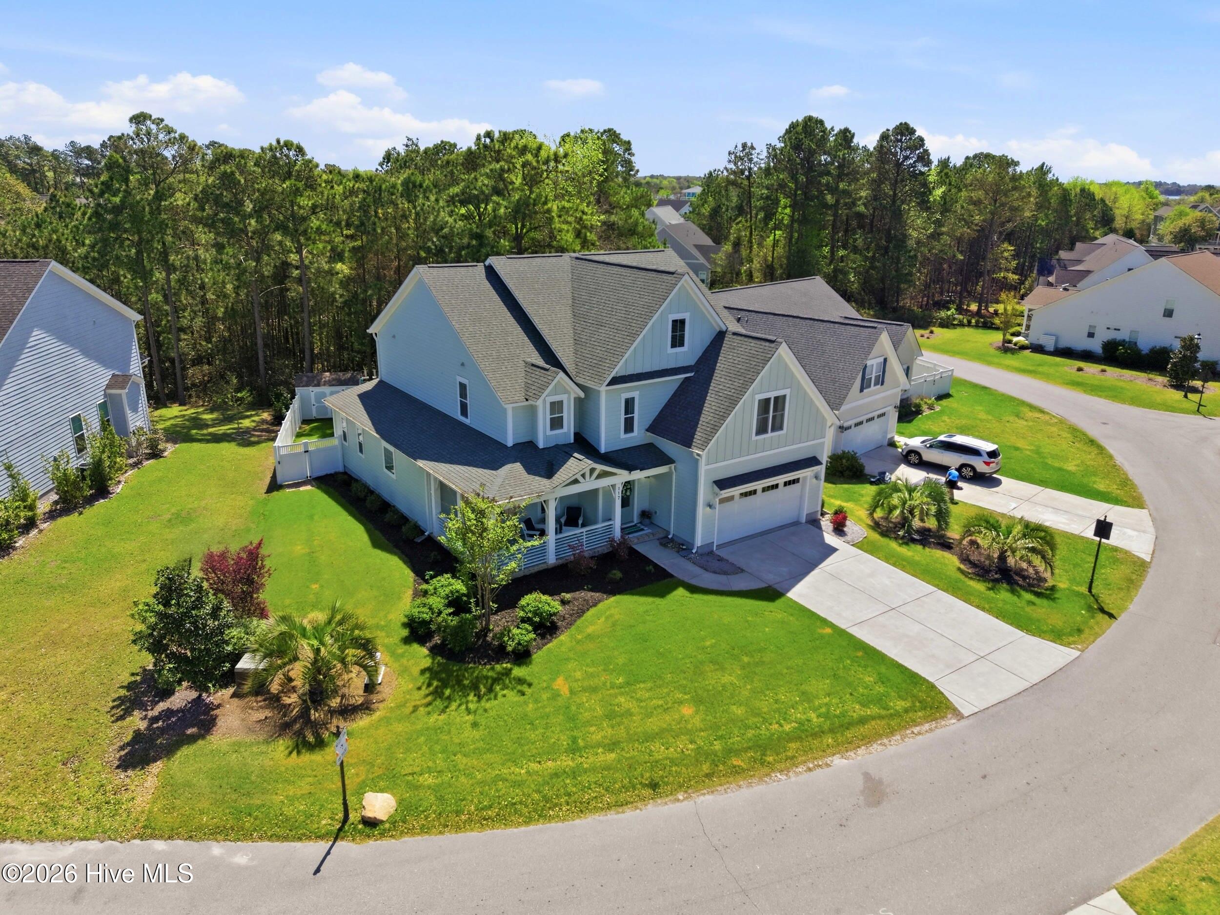 100565471 | Photo 60