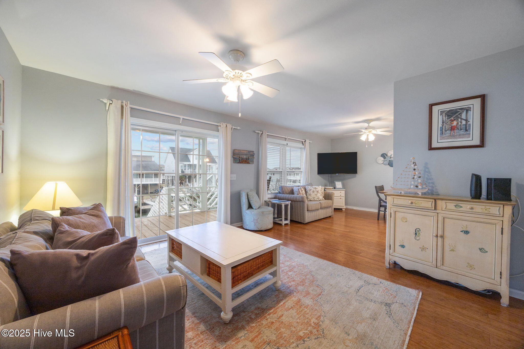 100567409 | Photo 39