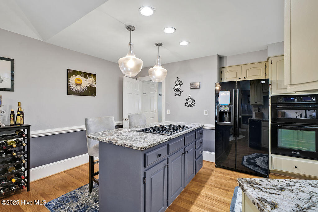 100515391 | Photo 12