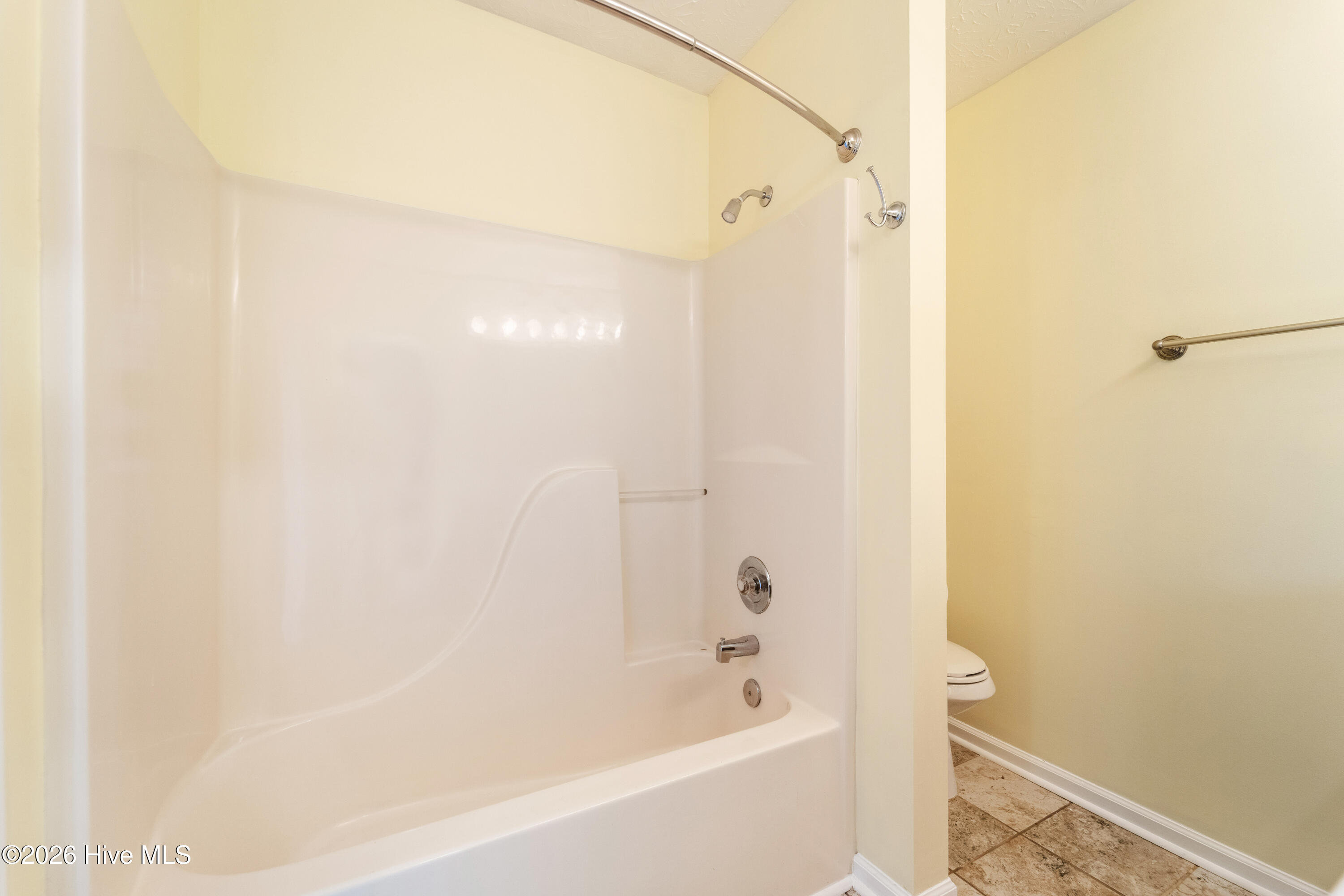 100555847 | Photo 18