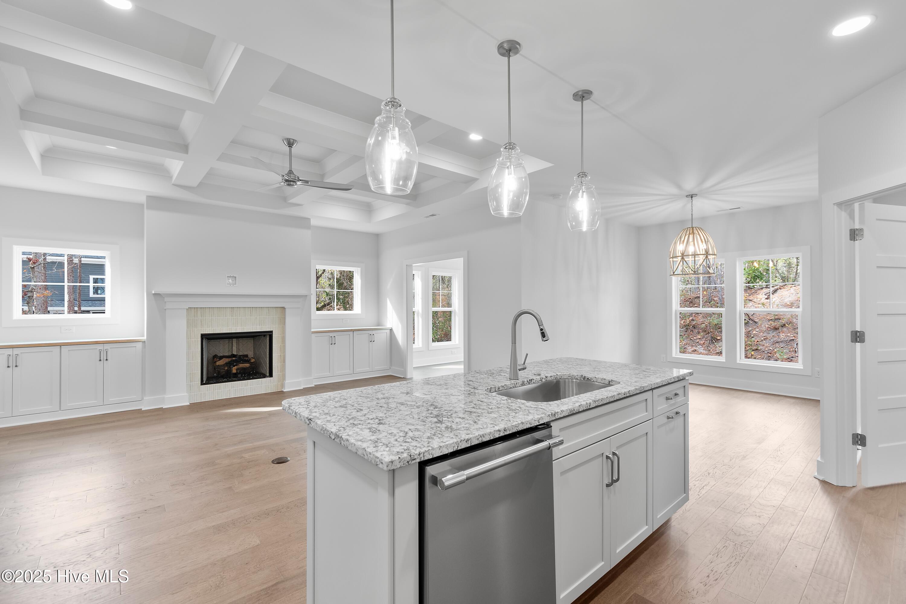 100525148 | Photo 49