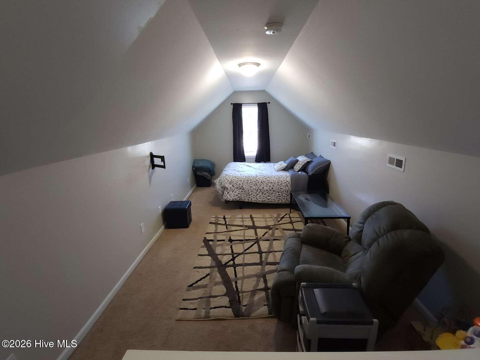 100569014 | Photo 12