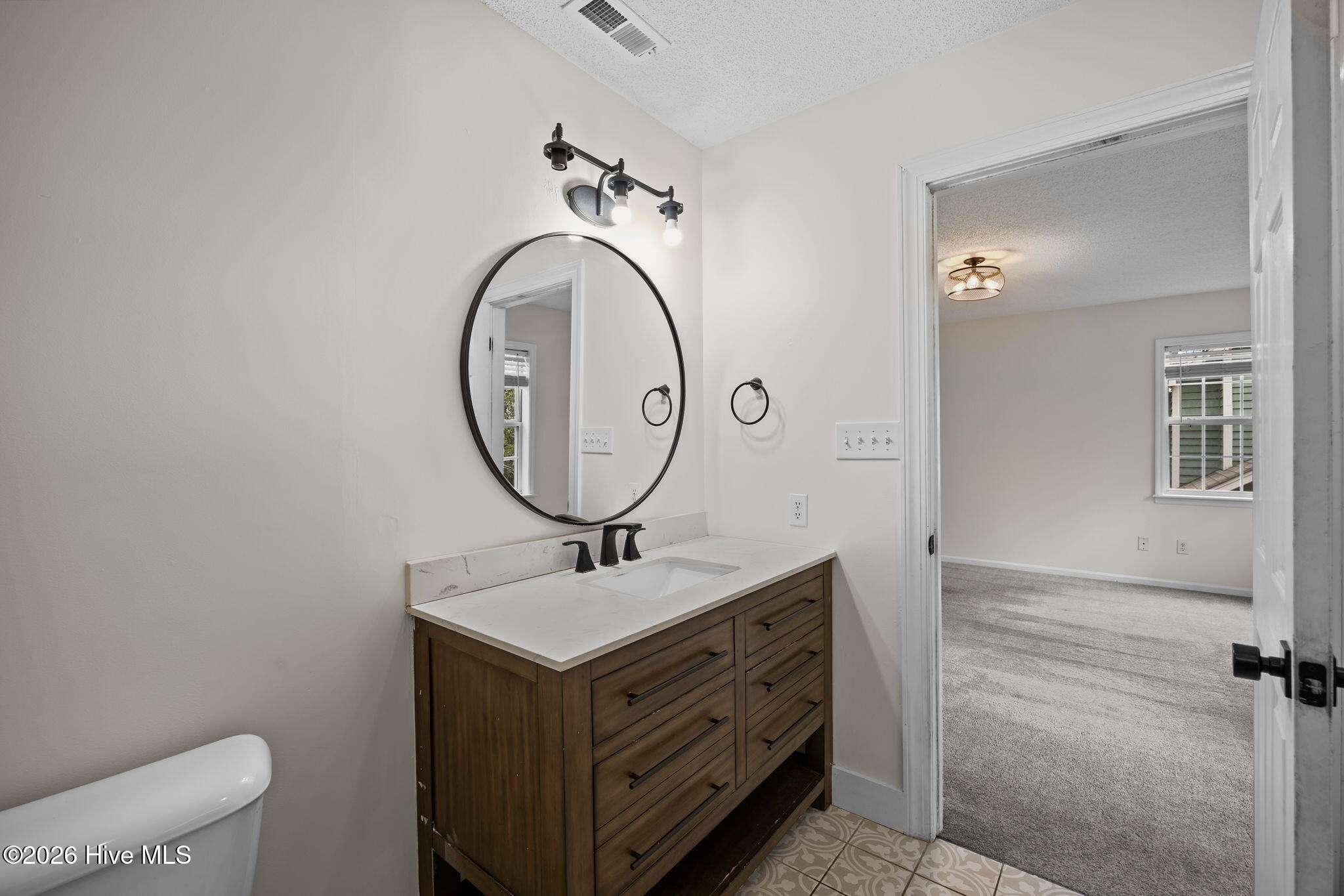 100557636 | Photo 29