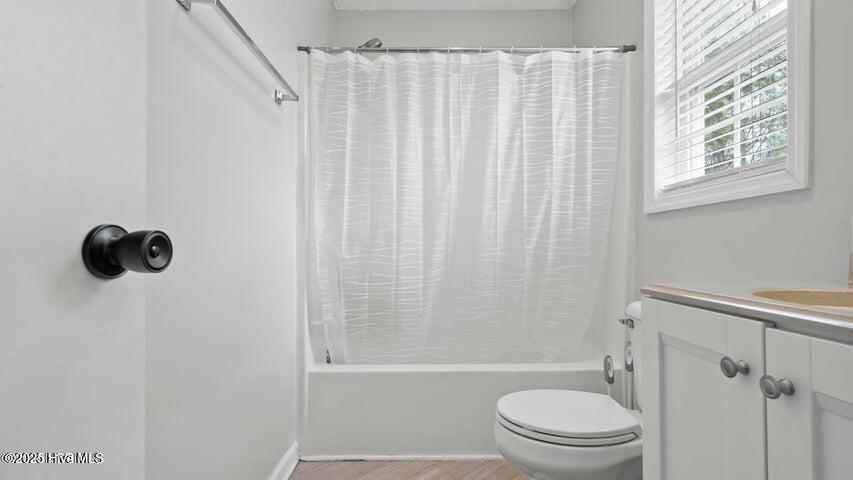 100545055 | Photo 25