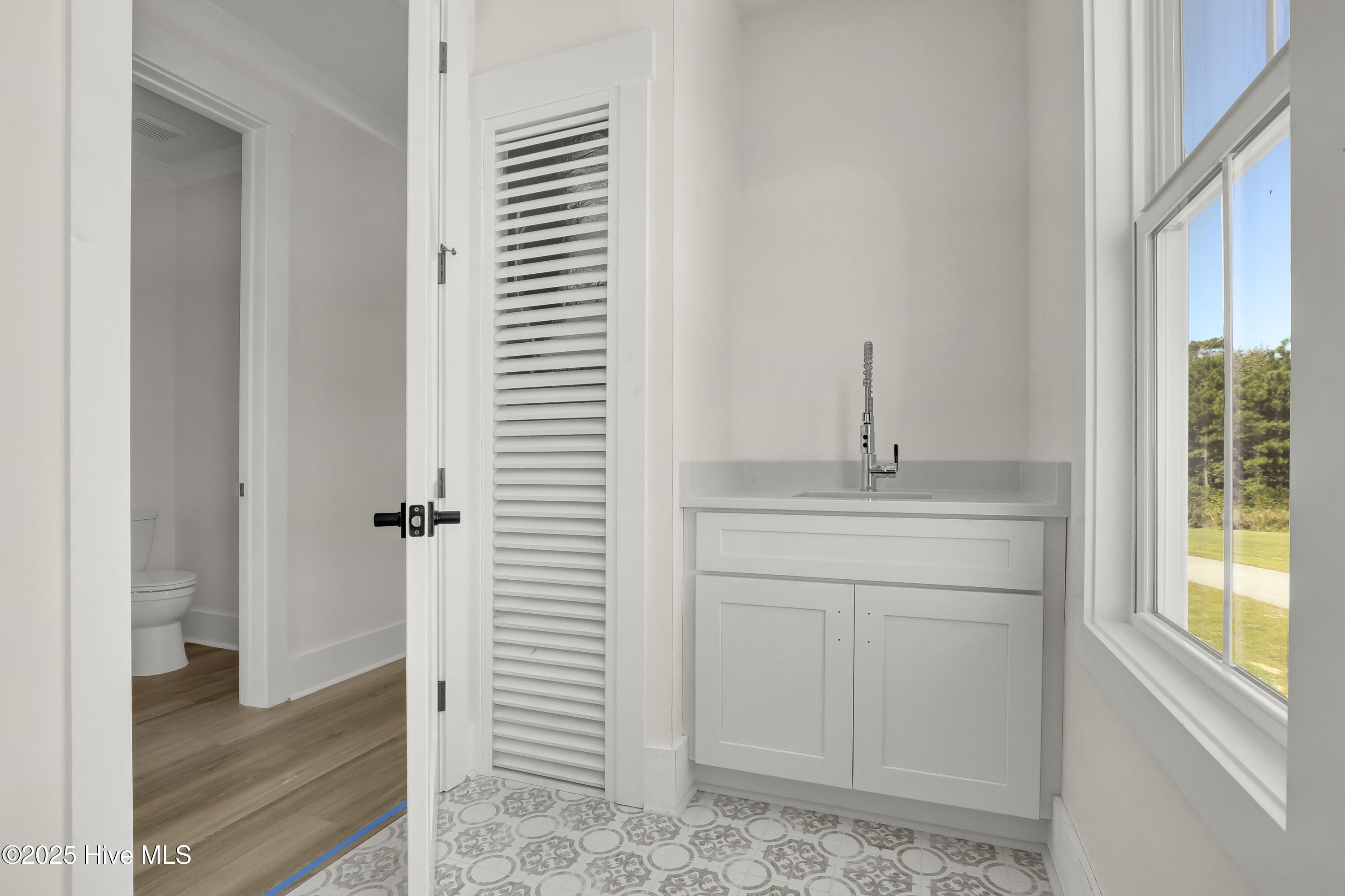 100536575 | Photo 19