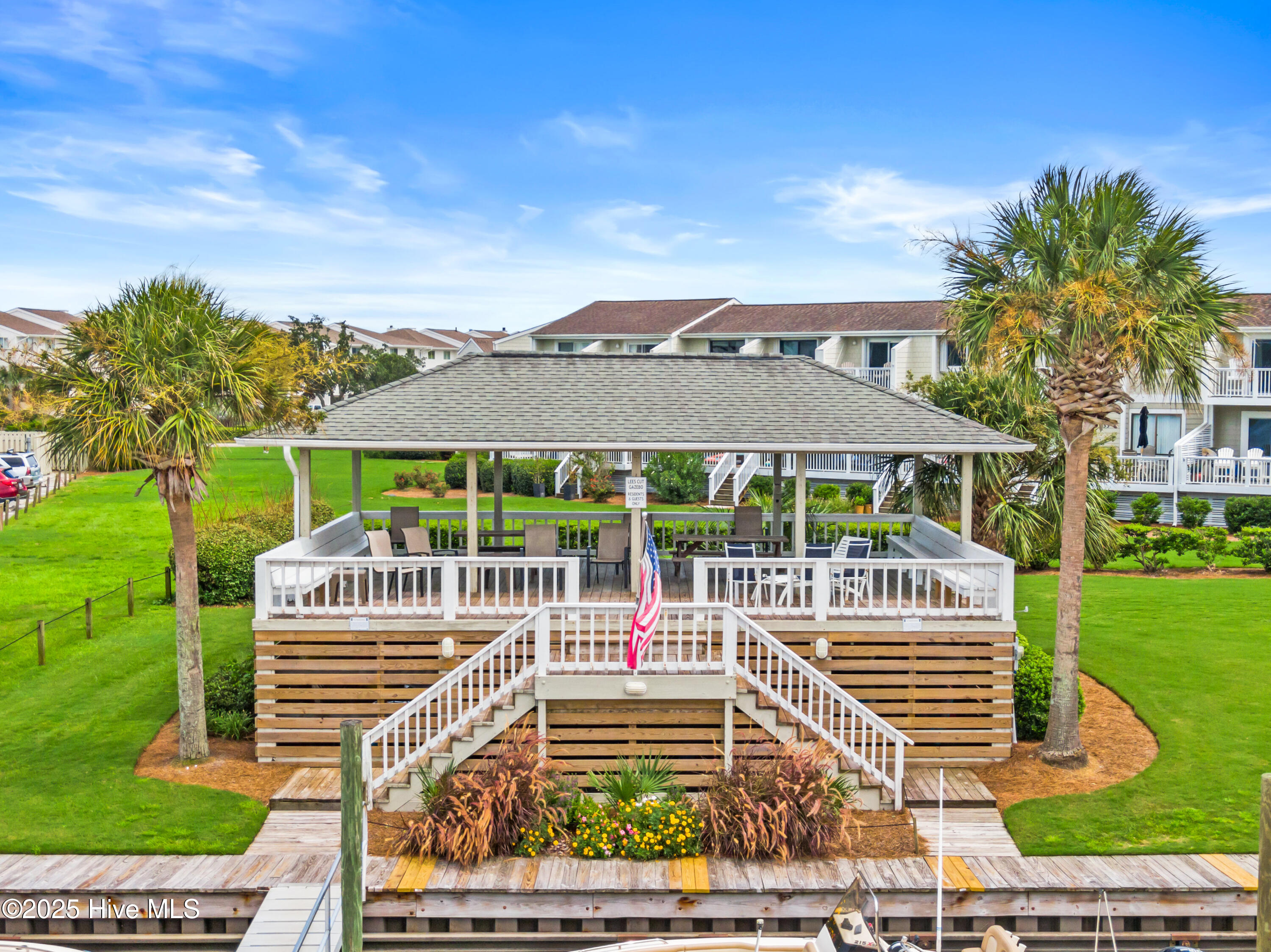 100523533 | Photo 32