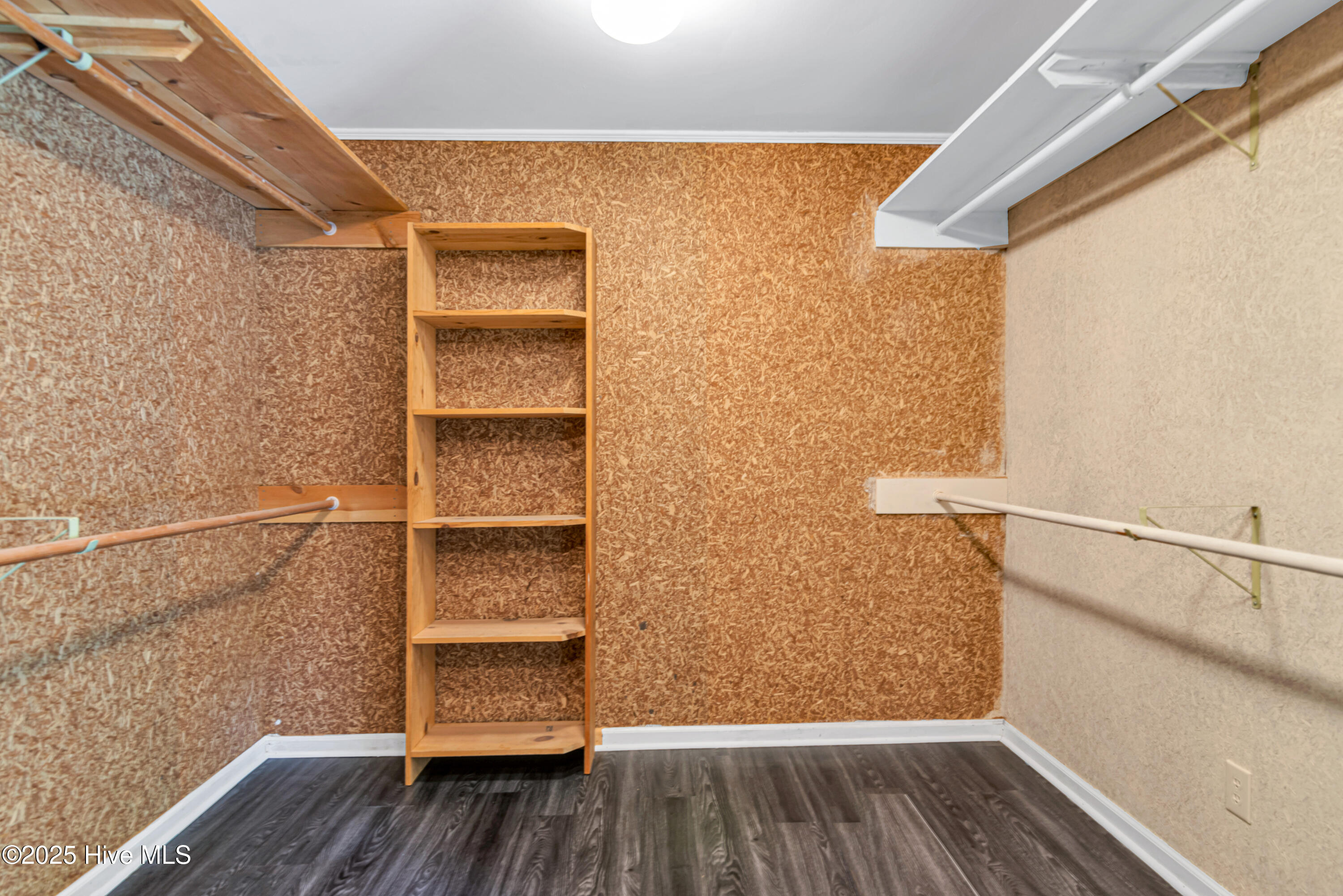 100536398 | Photo 33