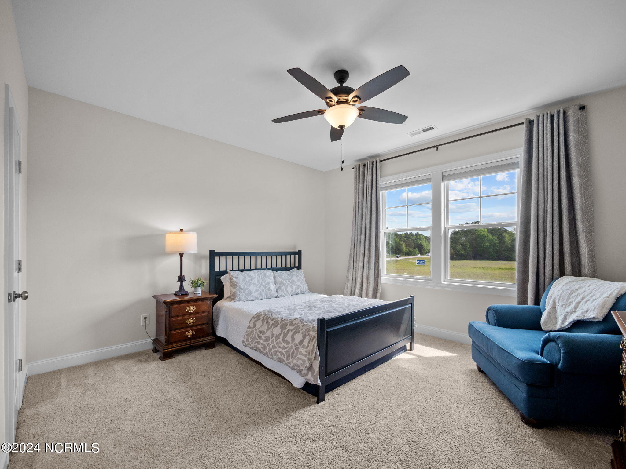 100564984 | Photo 37