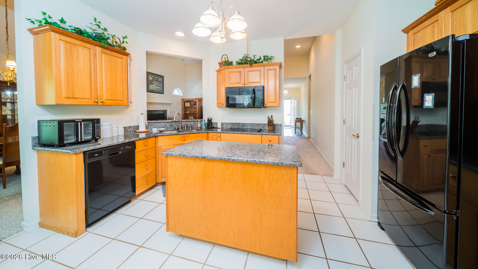 100569963 | Photo 14