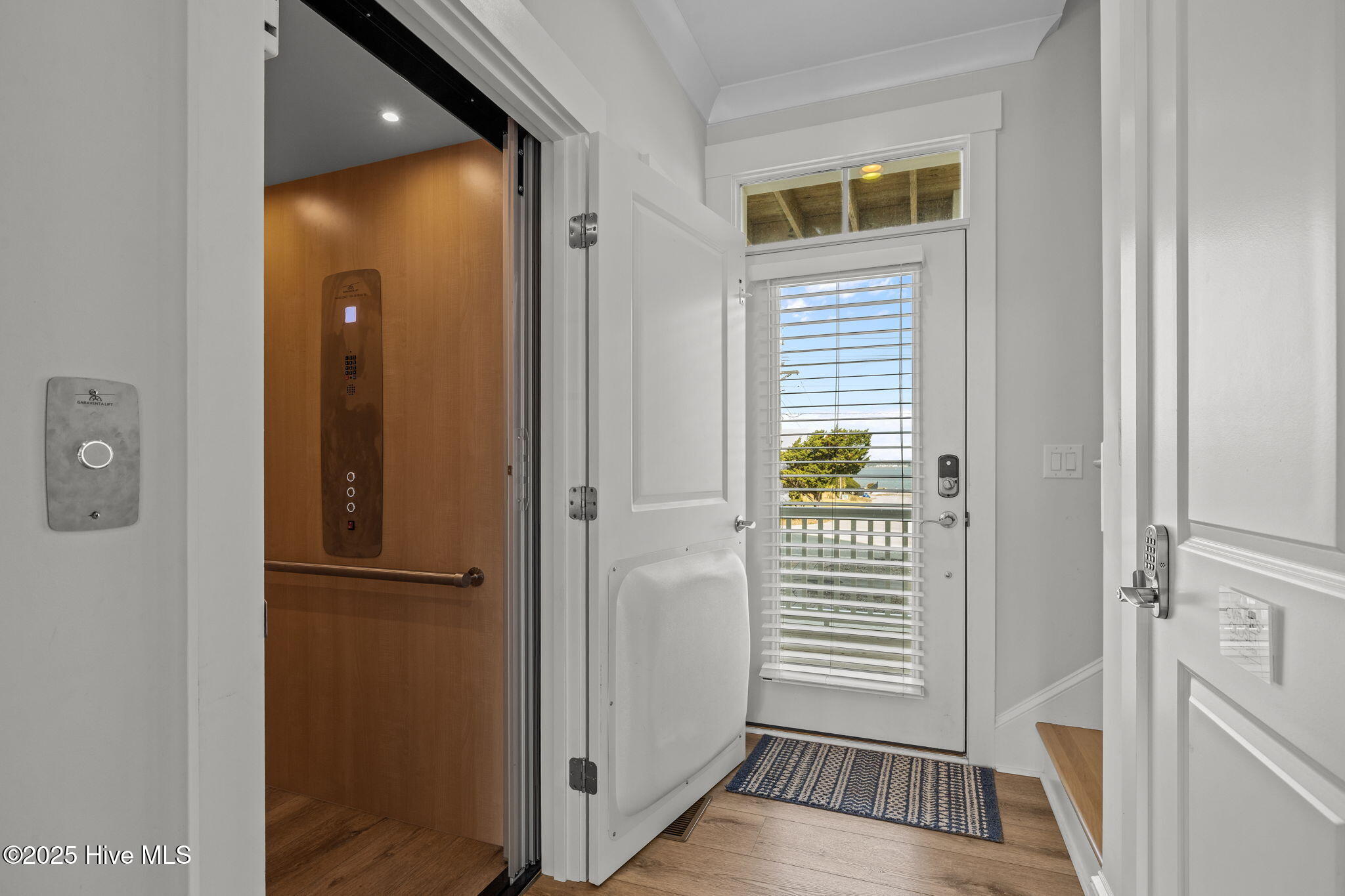 100544208 | Photo 27