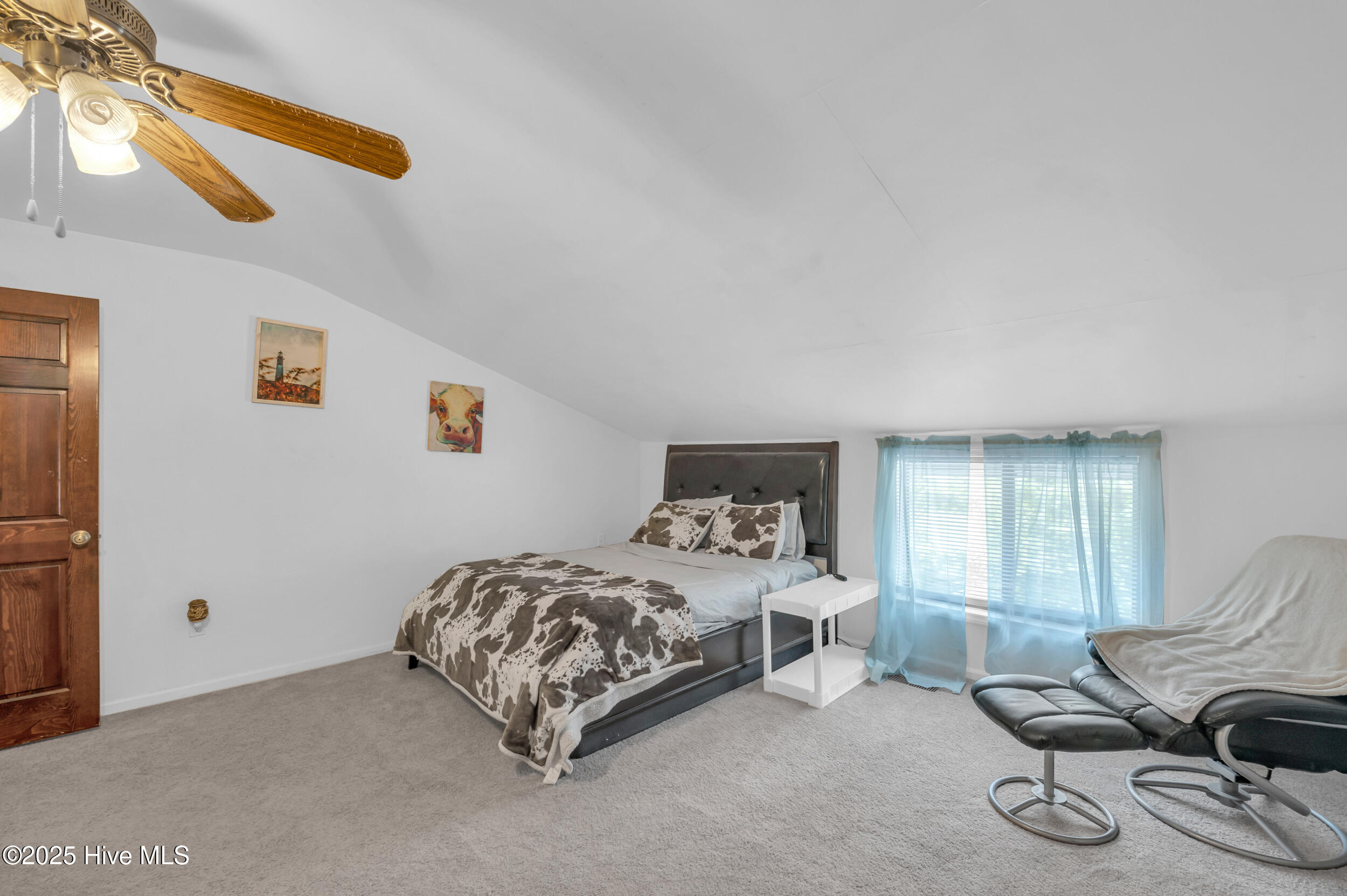 100532115 | Photo 84