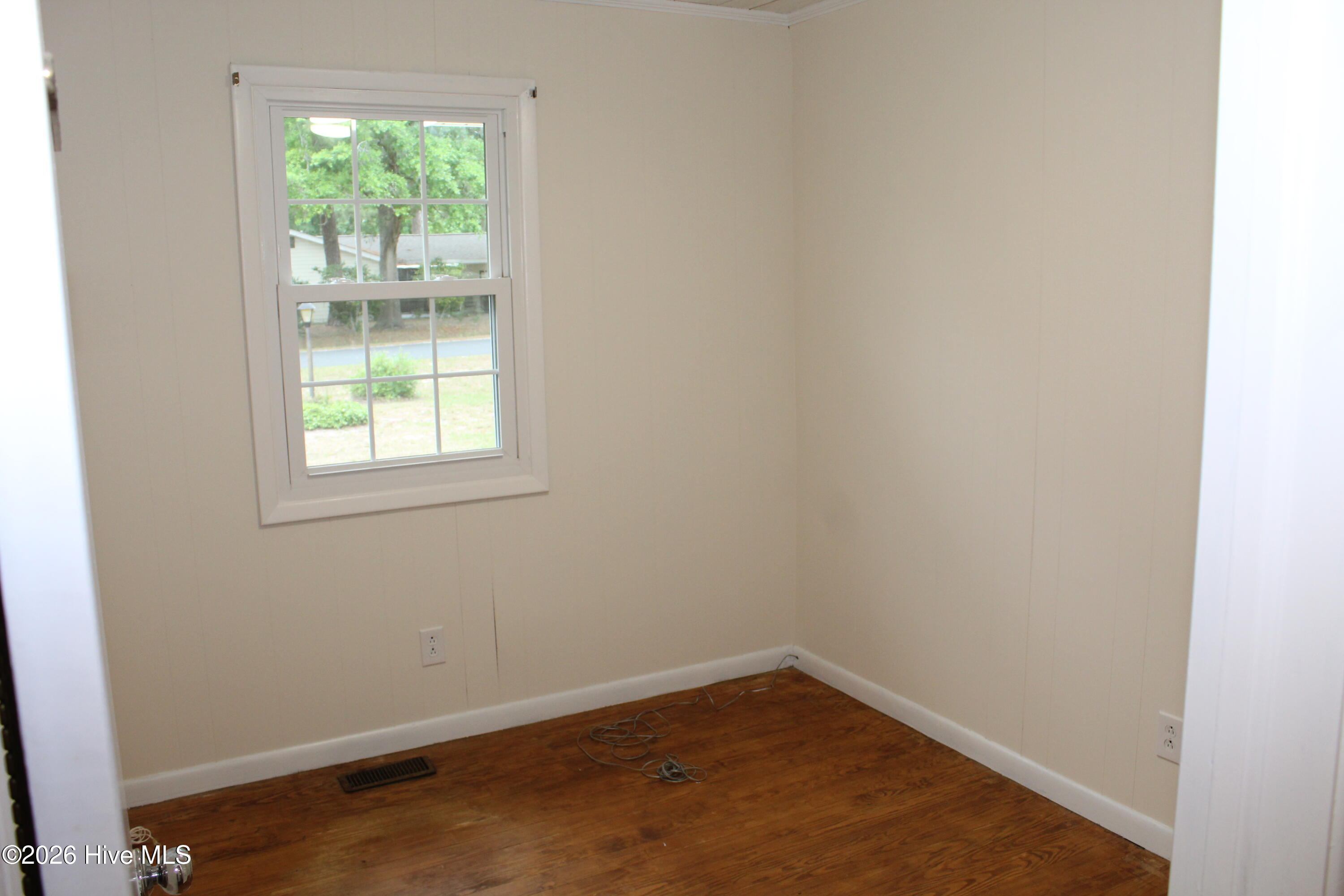 100570069 | Photo 13