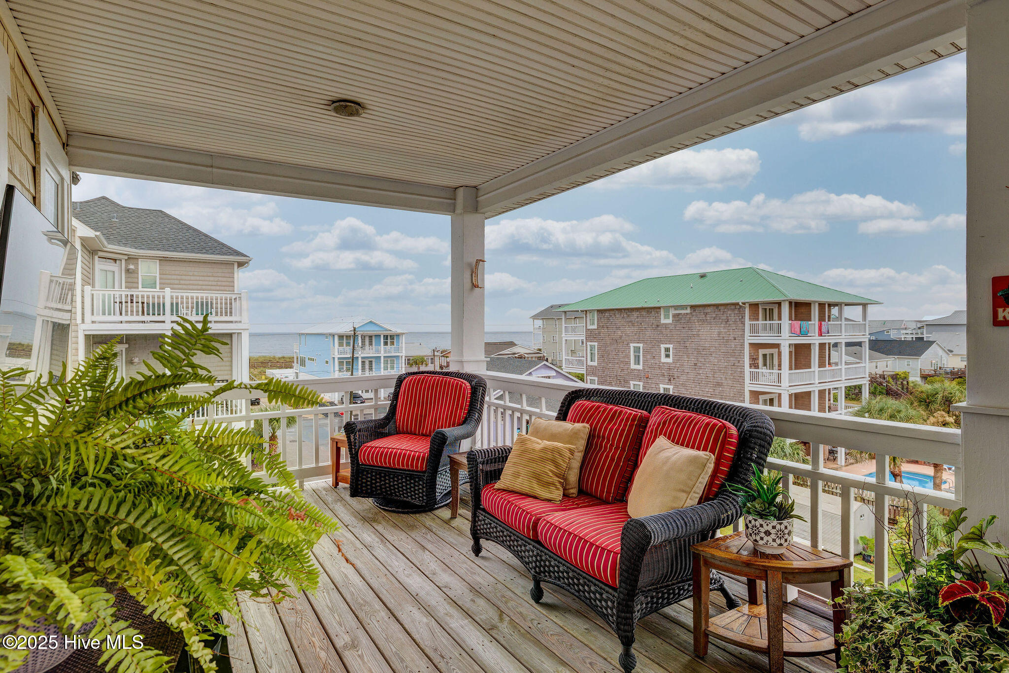 100522563 | Photo 33