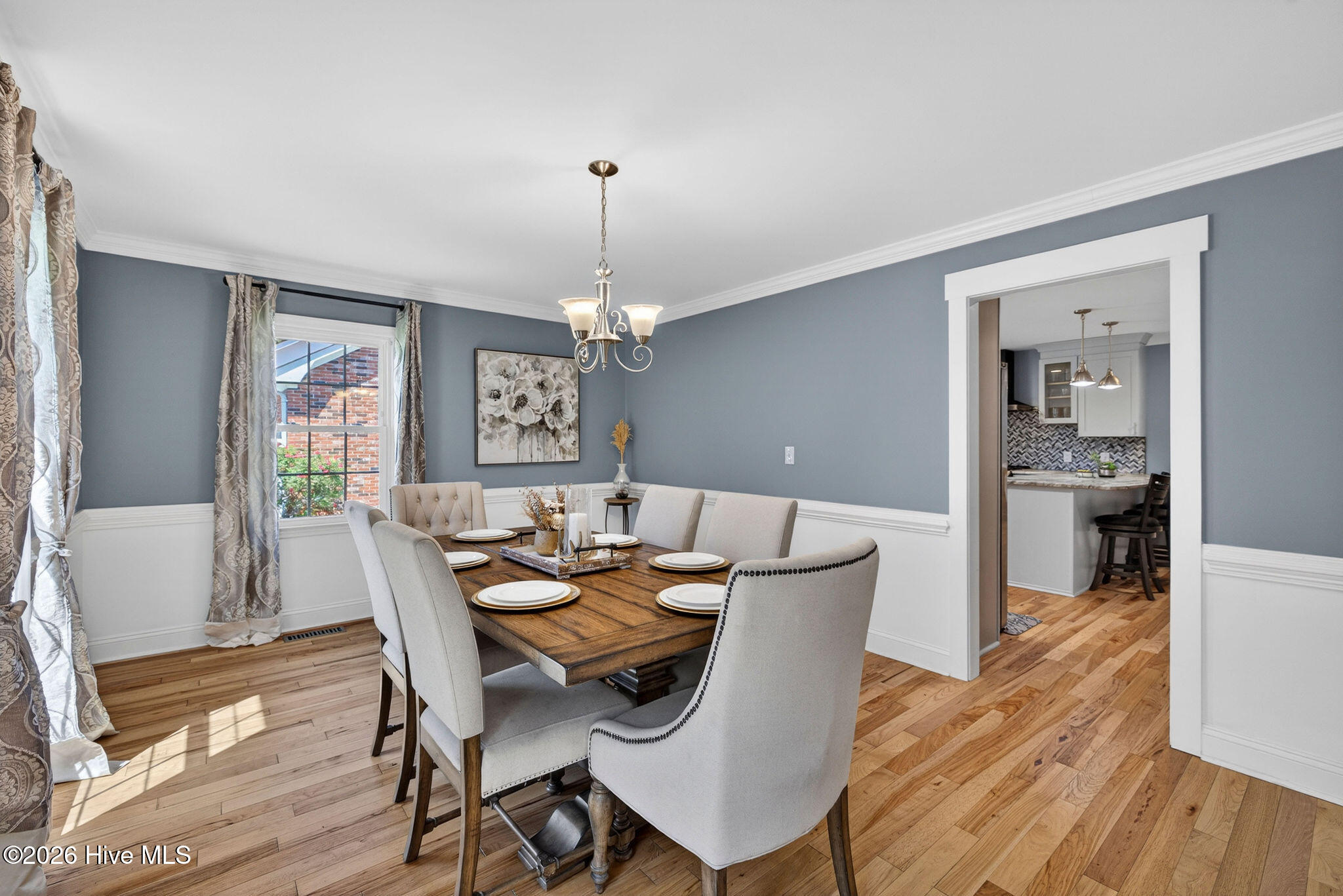 100567485 | Photo 24