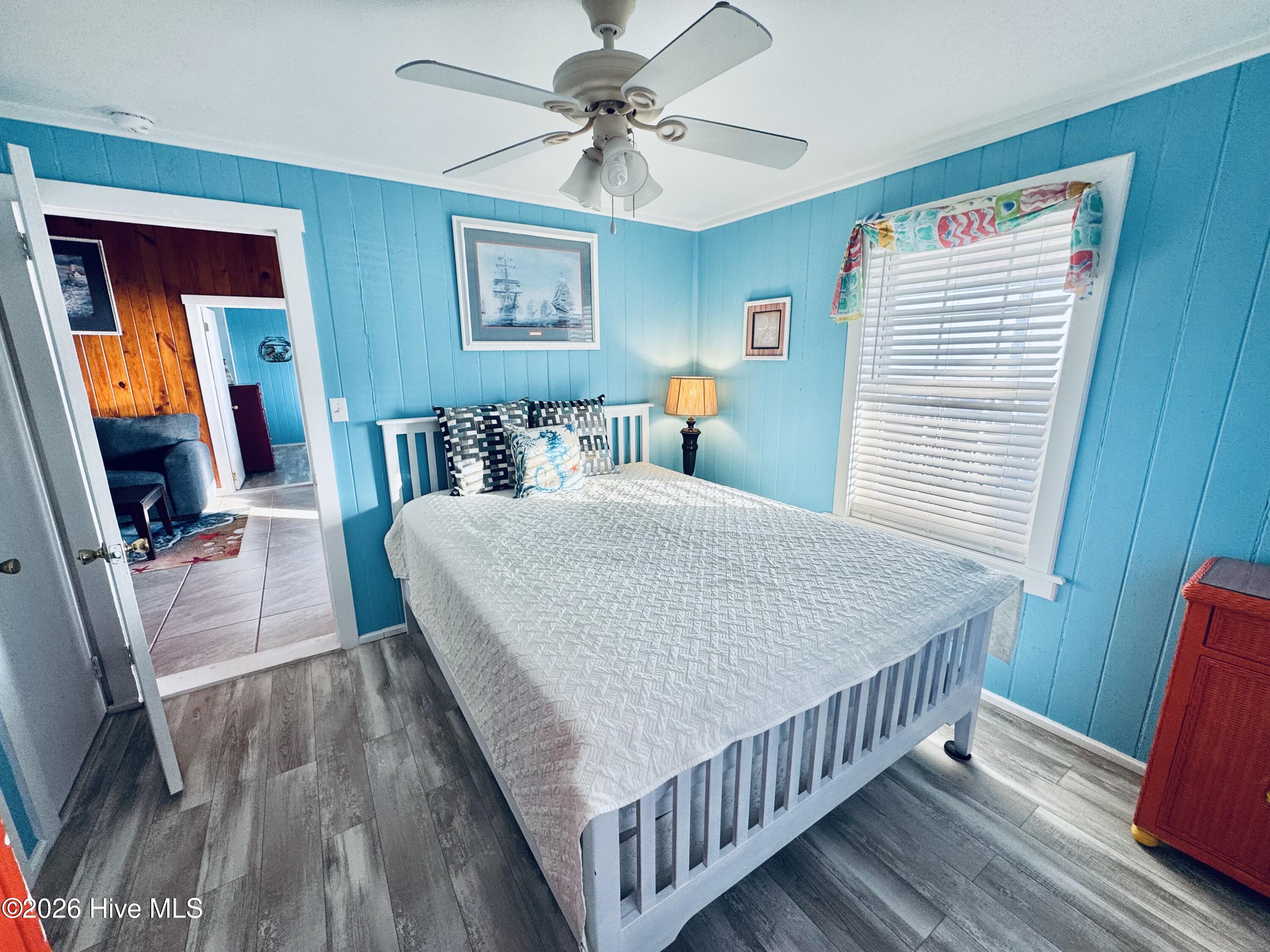 100548859 | Photo 16