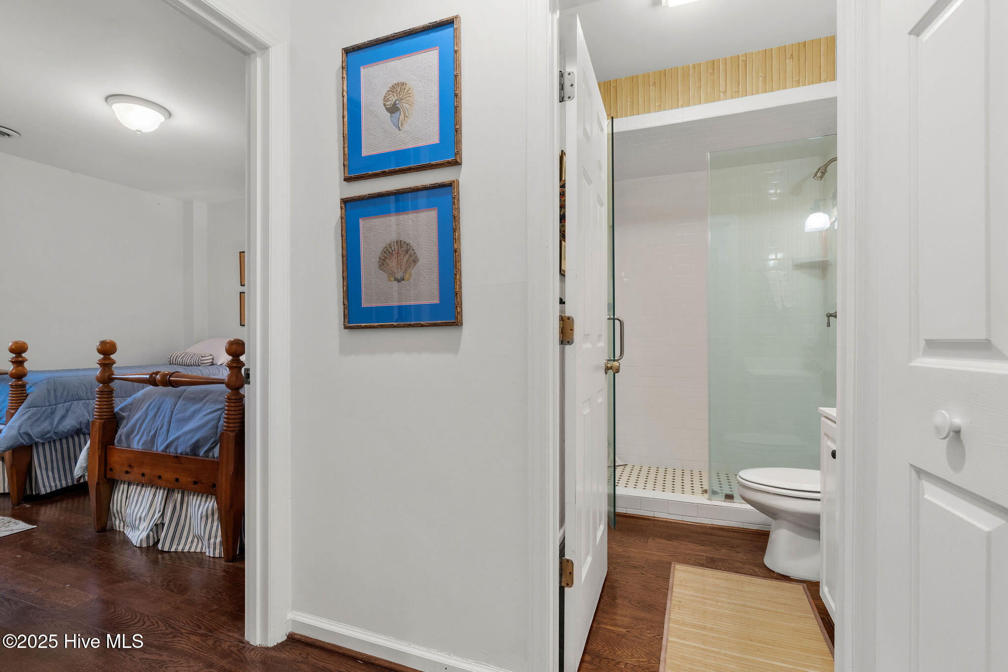 100510595 | Photo 31