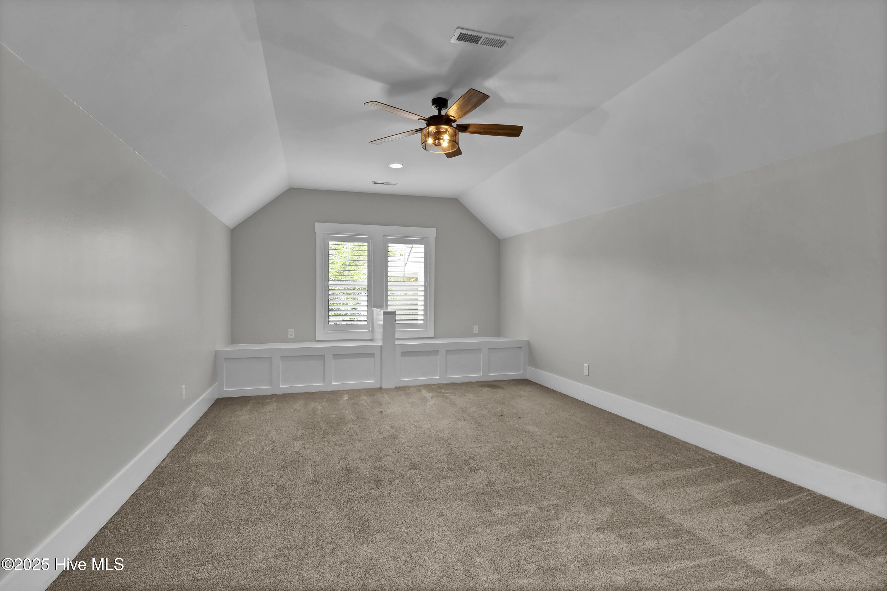 100550723 | Photo 34