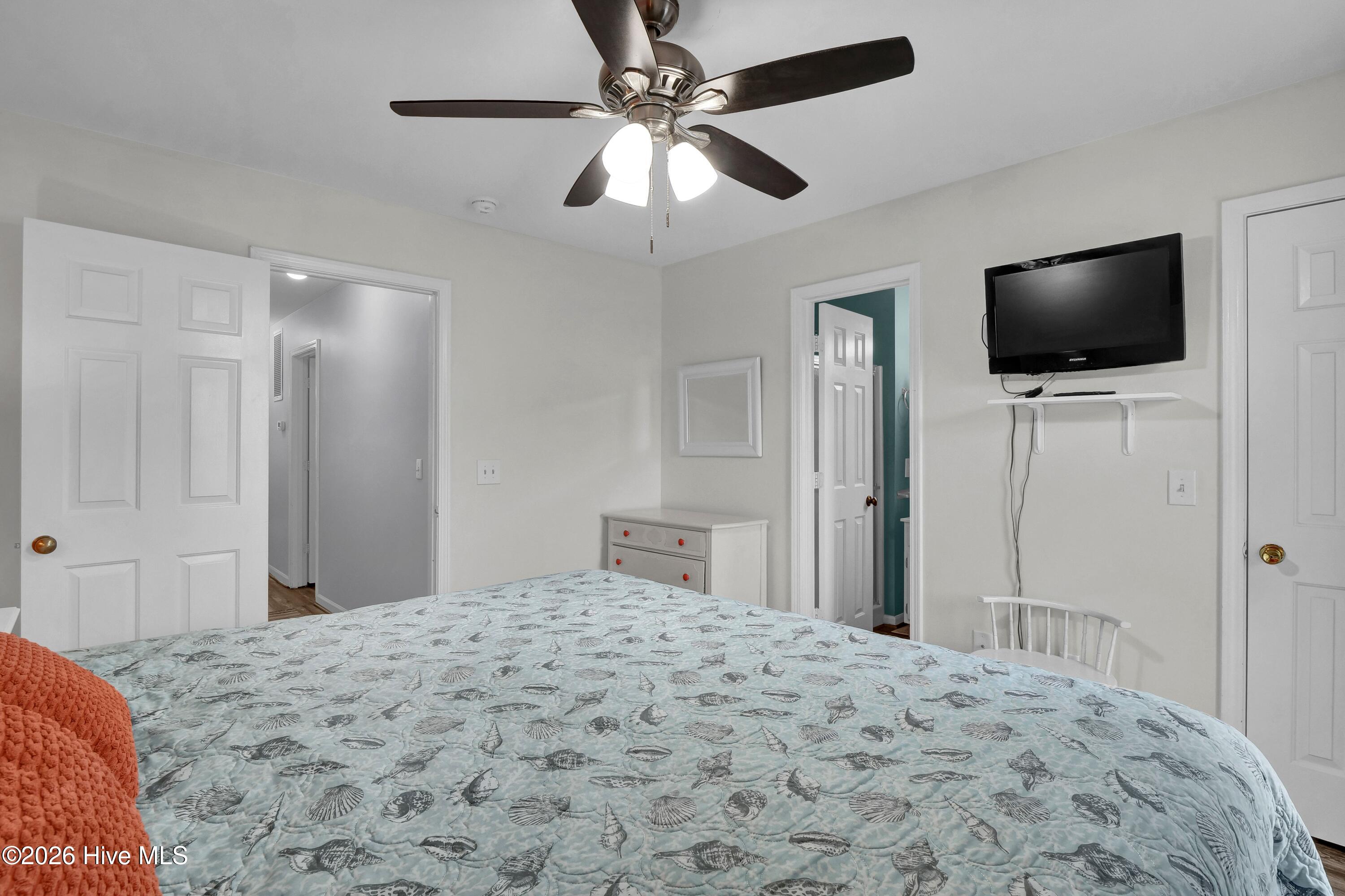 100549670 | Photo 24