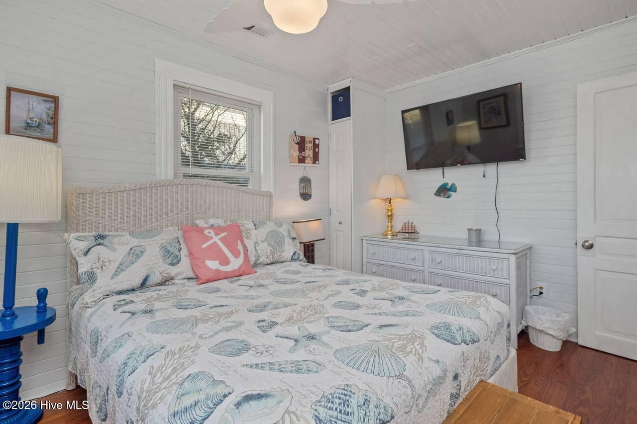 100561729 | Photo 33