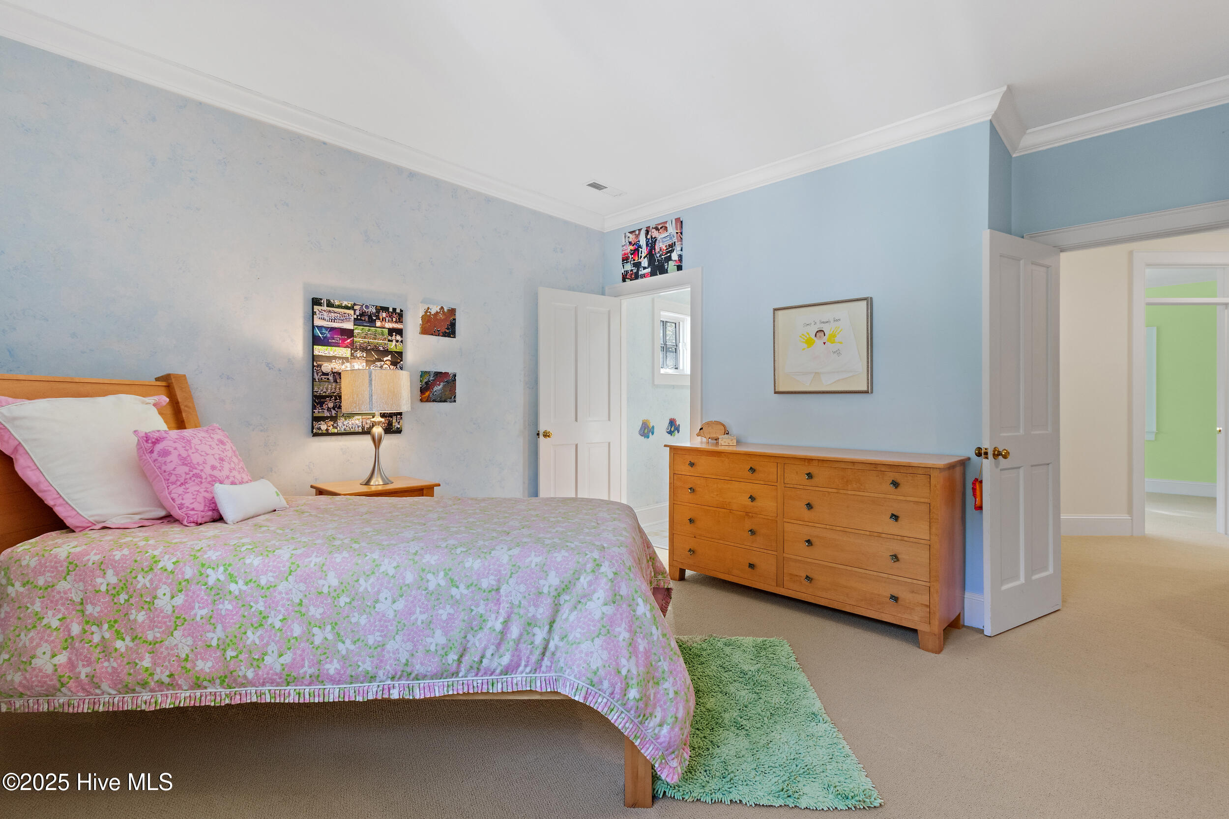 100540222 | Photo 59