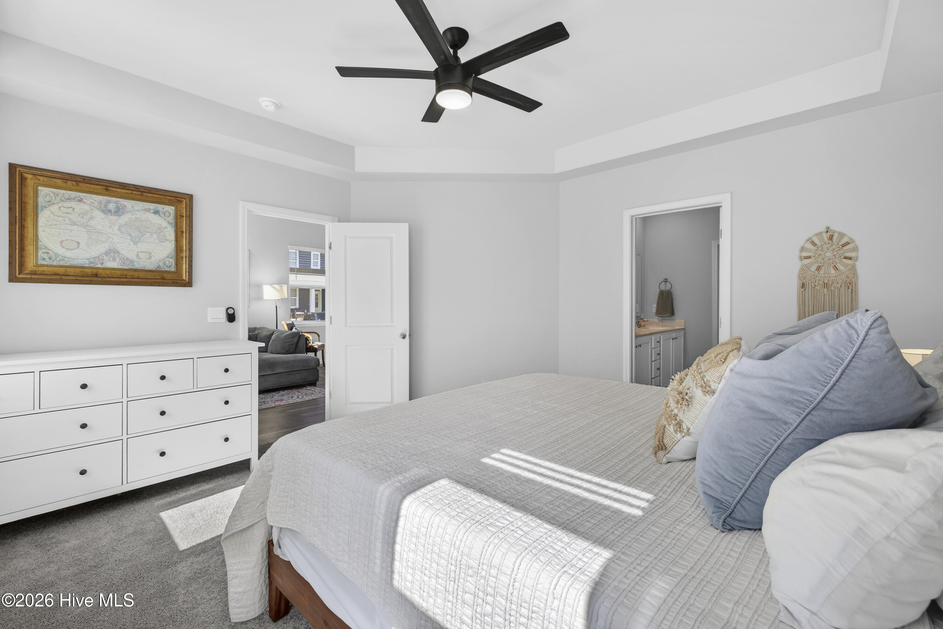 100555203 | Photo 25