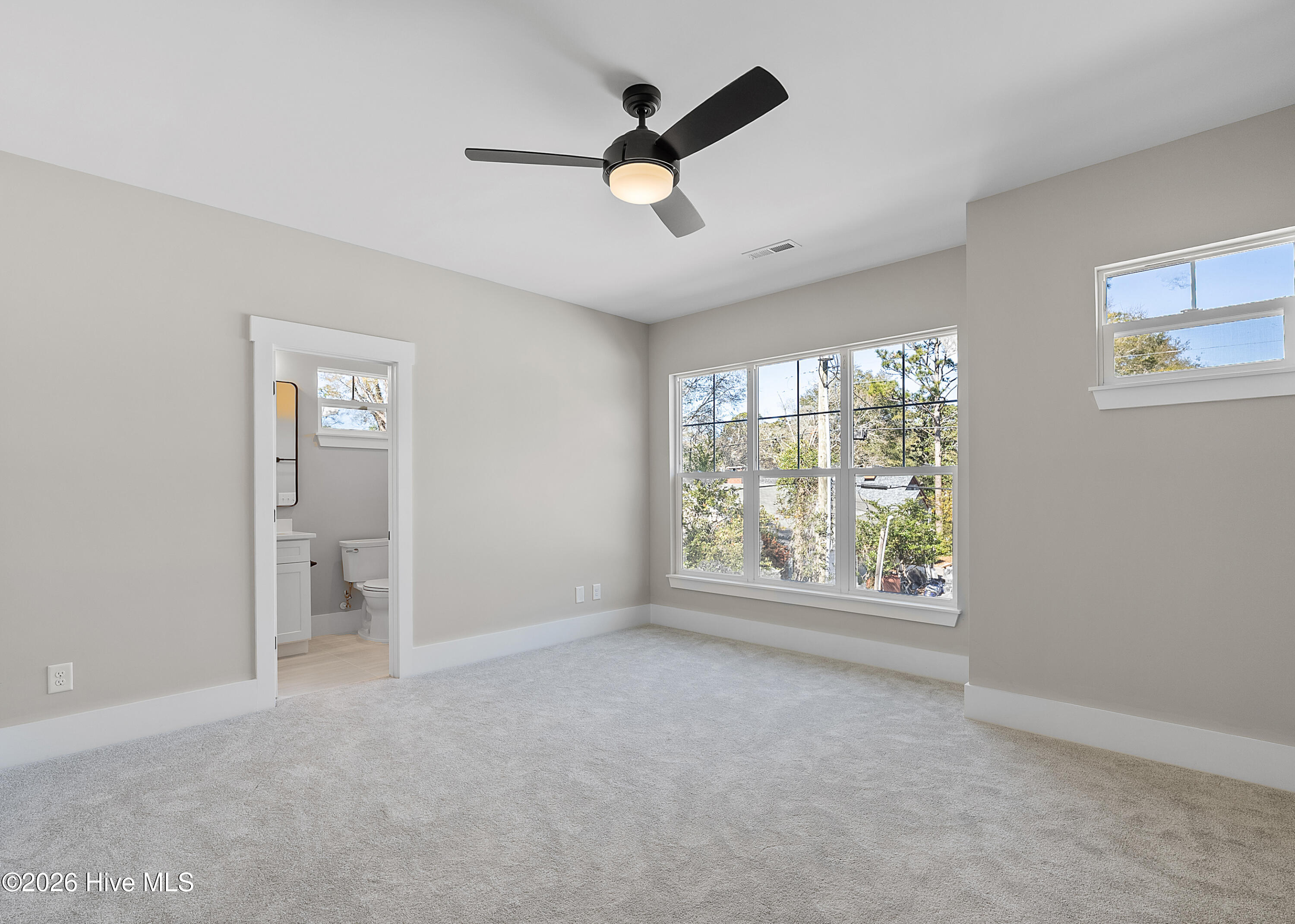 100566285 | Photo 28